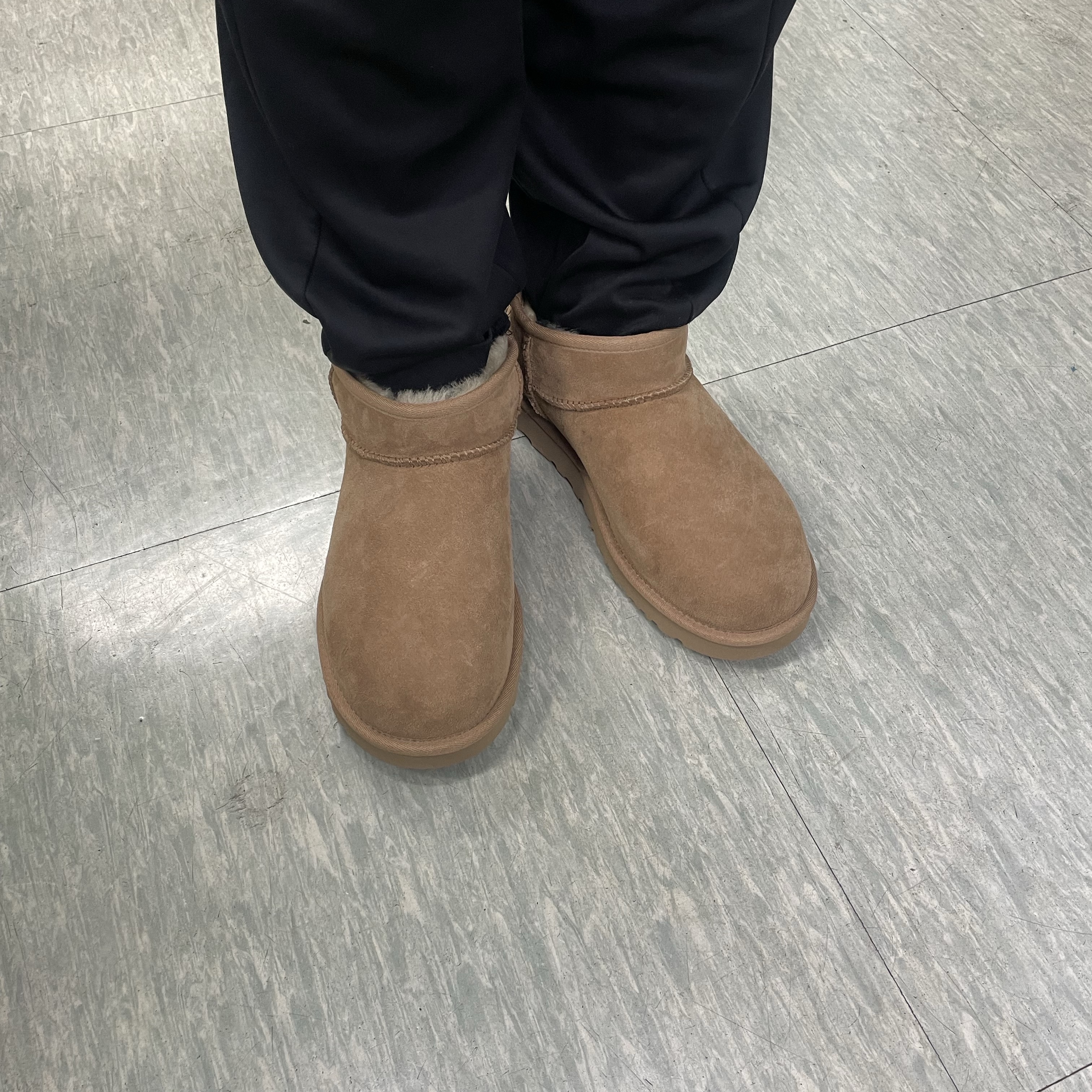 (W) UGG Classic Ultra Mini Boots Chestnut 착용 스타일