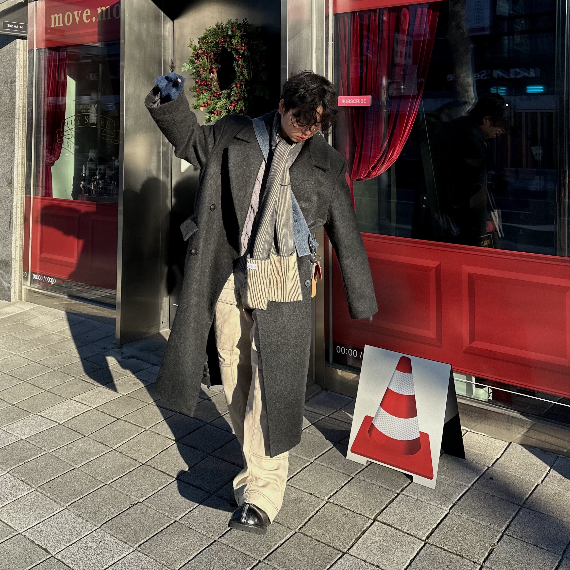 Millo Archive Double Coat Charcoal 착용 스타일 - 1