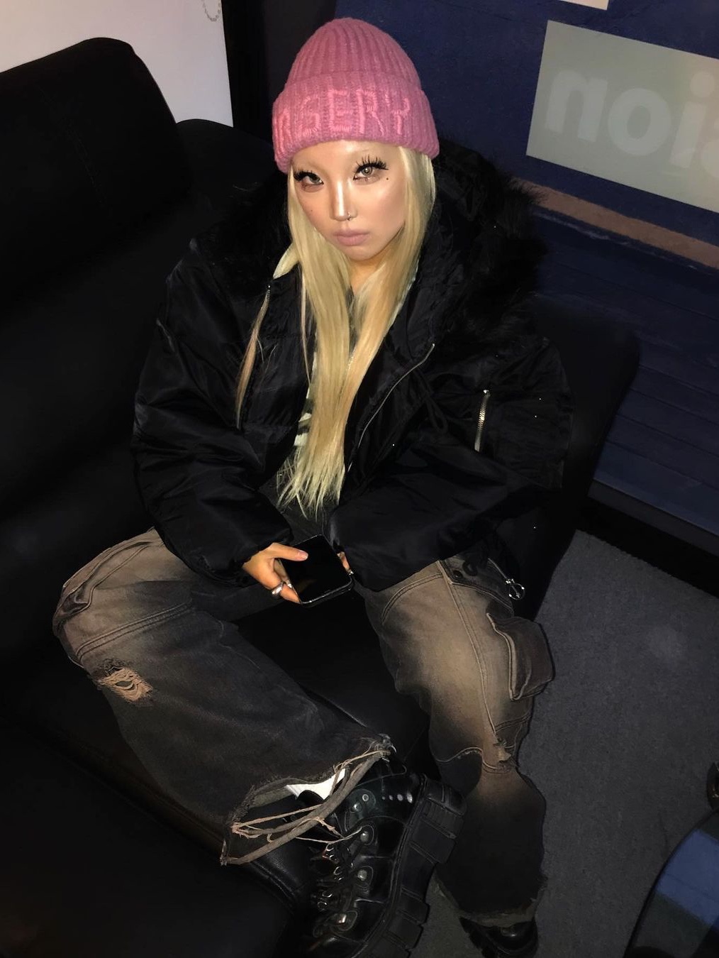Surgery Hand Stitch Embroidery Logo Beanie Pink 착용 스타일 - 2