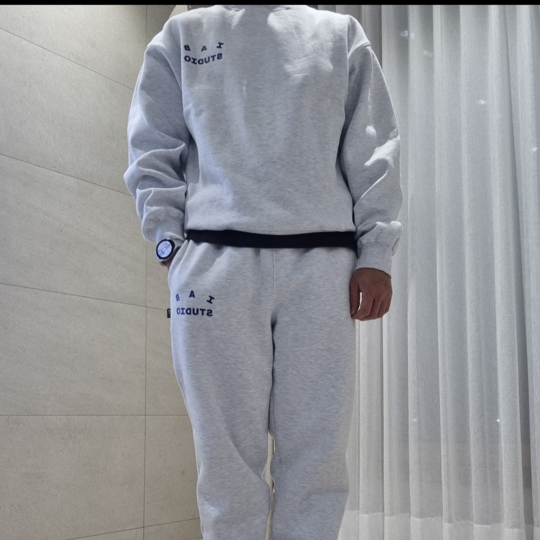 IAB Studio Sweatshirt Light Gray - 23FW, IAB Studio Sweatpants Light Gray 착용 스타일