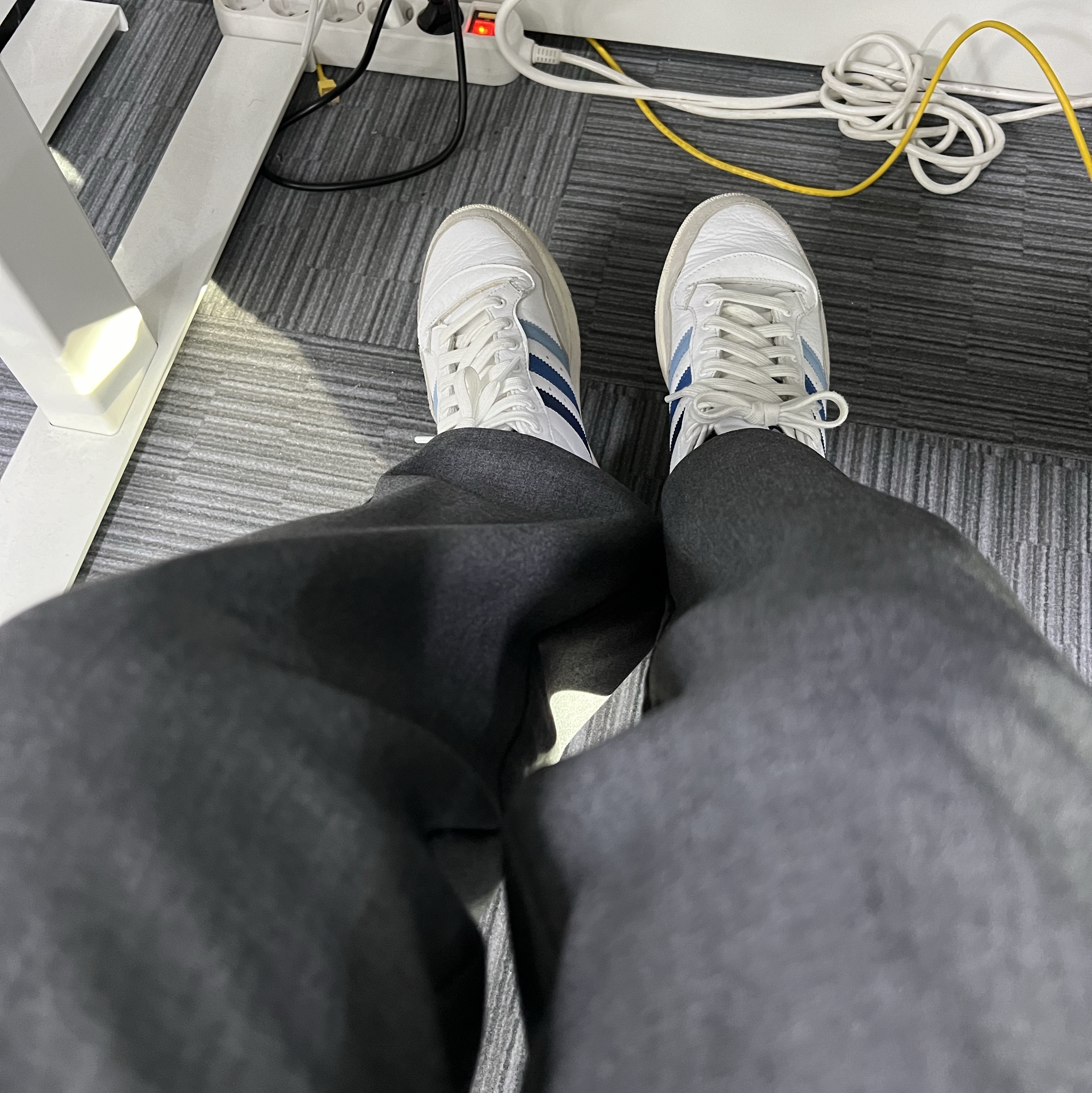 Adidas Harlem Cloud White Blue 착용 스타일