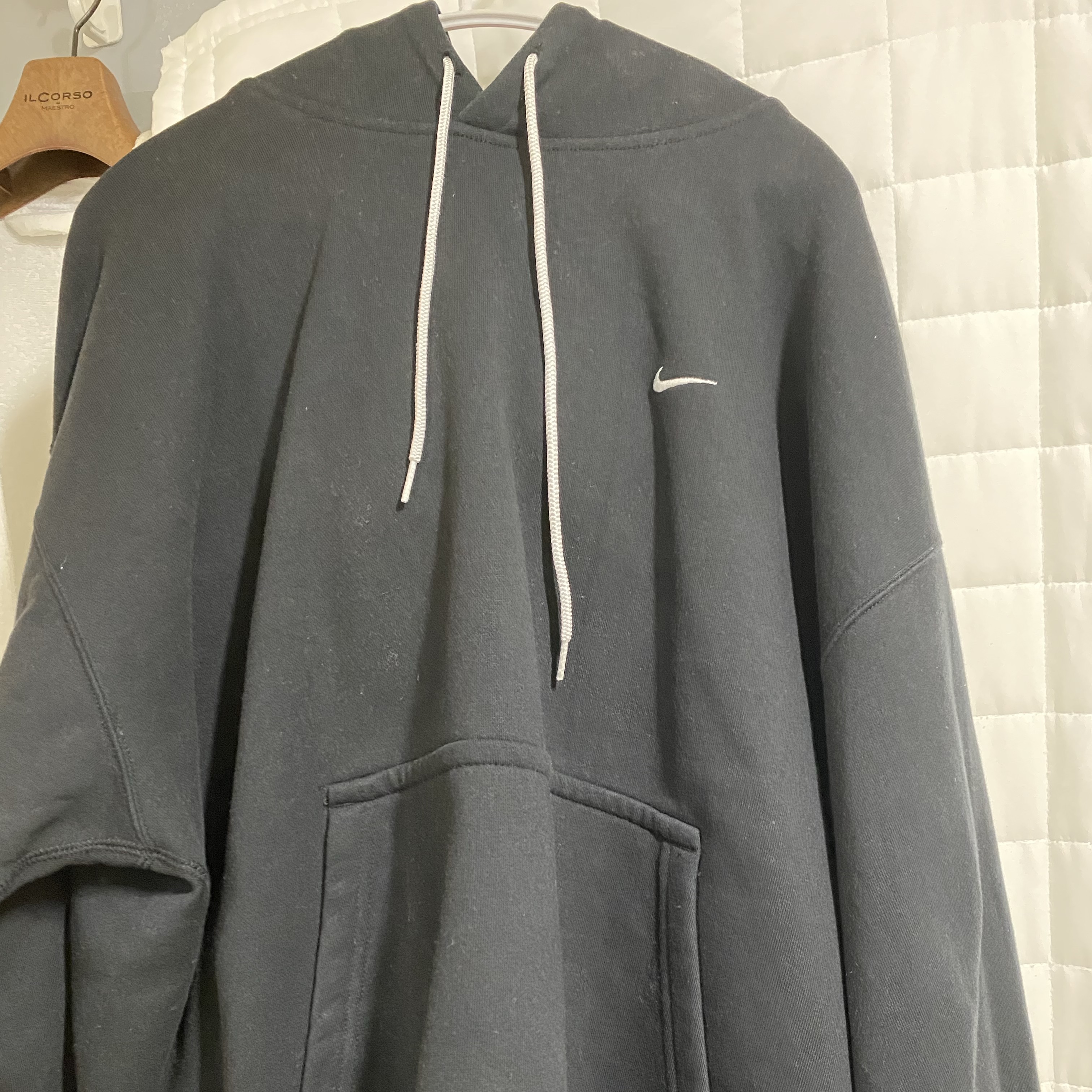 Nike NRG Solo Swoosh Fleece Hoodie Black White - US/EU 착용 스타일