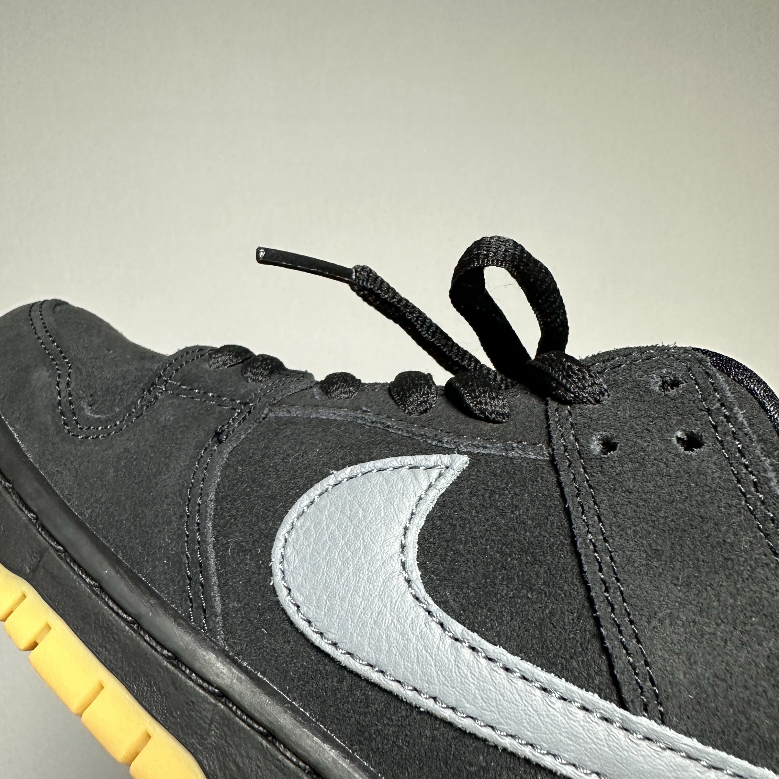 Nike SB Dunk Low Pro Black Cool Grey 착용 스타일 - 4