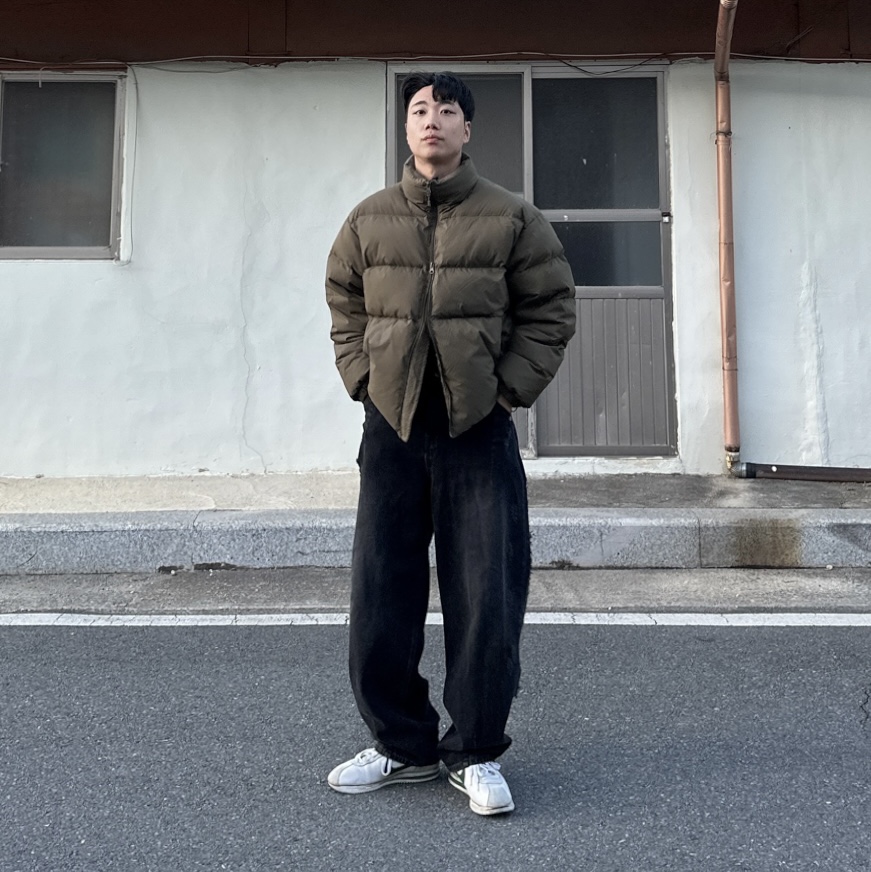 Nike x Stranger Things Classic Cortez Hawkins High School 착용 스타일