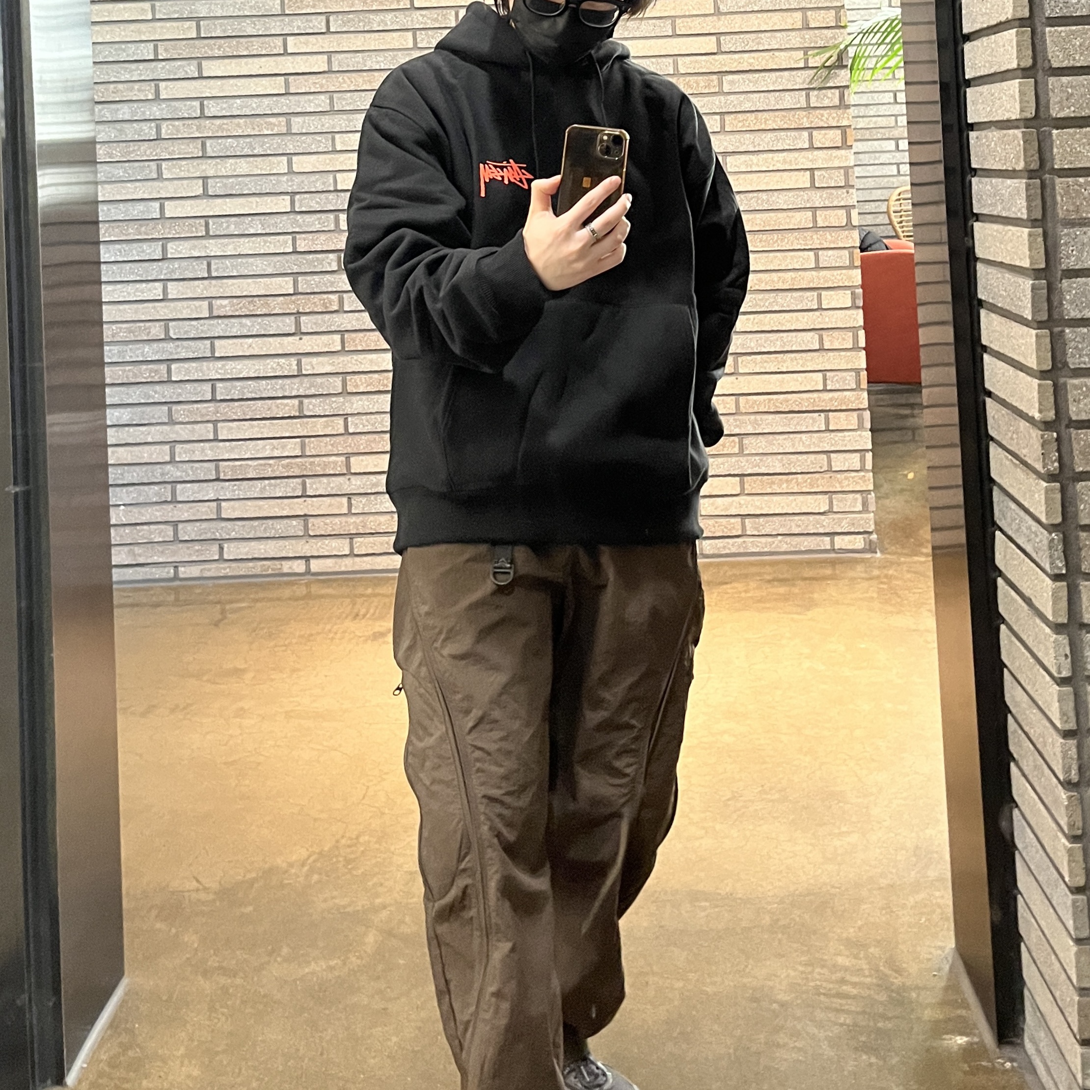 Stussy Dance Energy Hoodie Black 착용 스타일