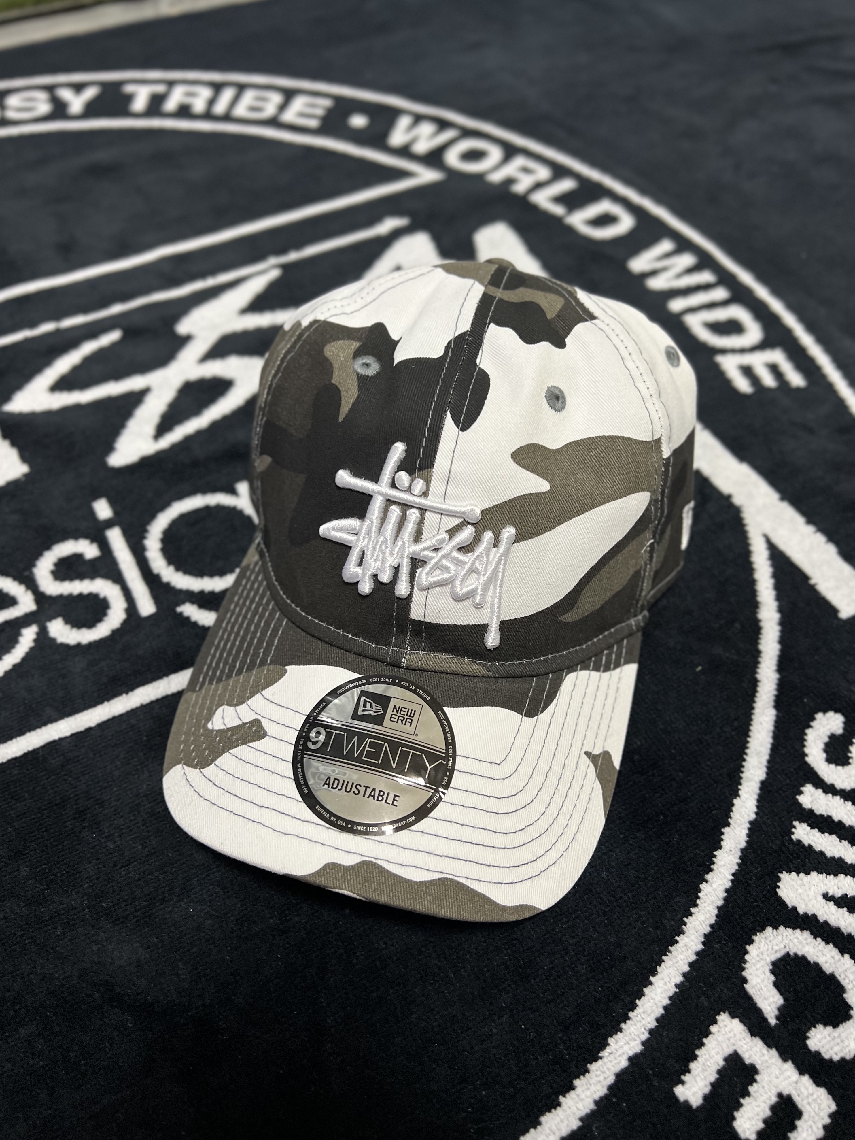 Stussy Basic New Era 9Twenty Basic Strapback Snow Camo 착용 스타일