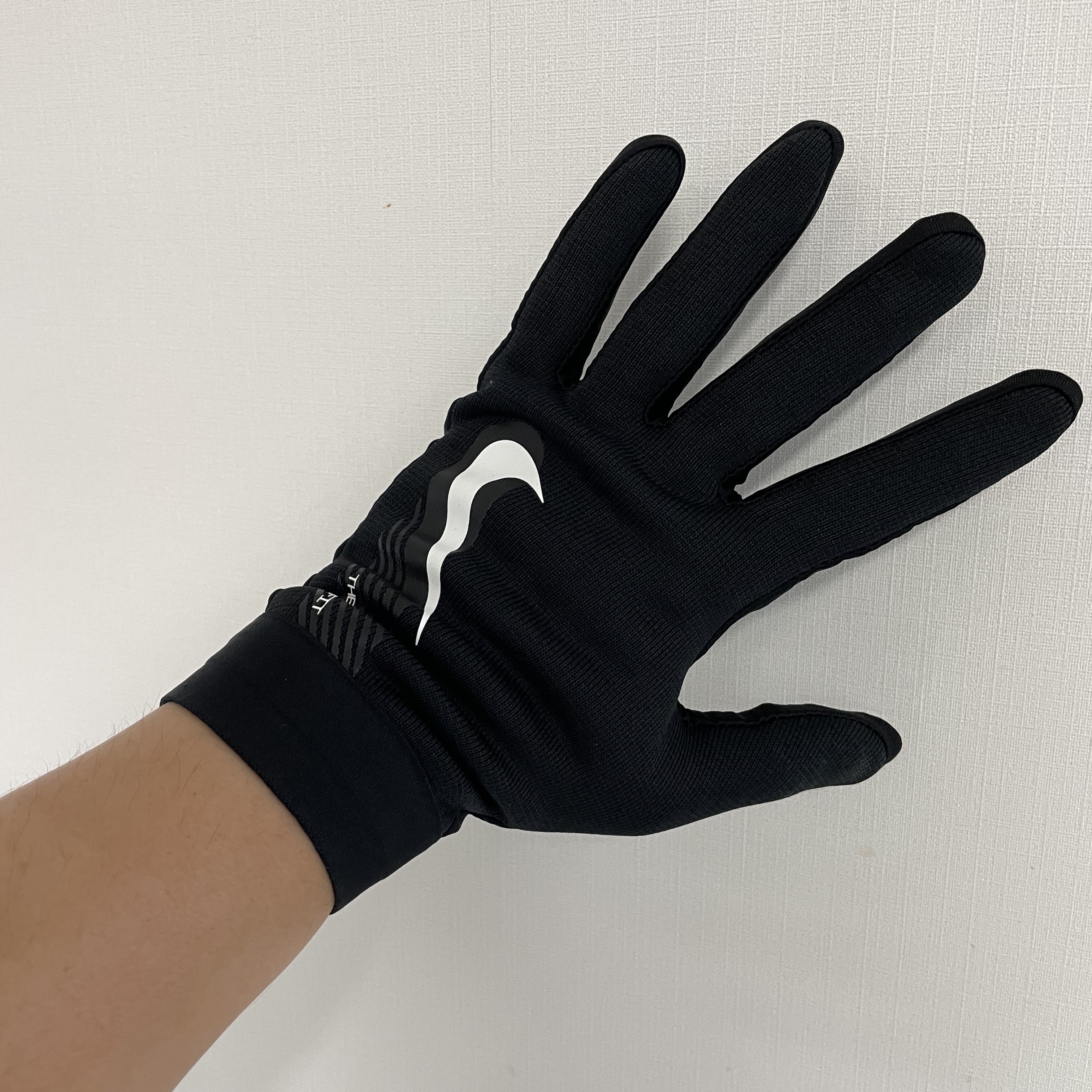Nike Therma-Fit Academy Football Gloves Black 착용 스타일 - 1