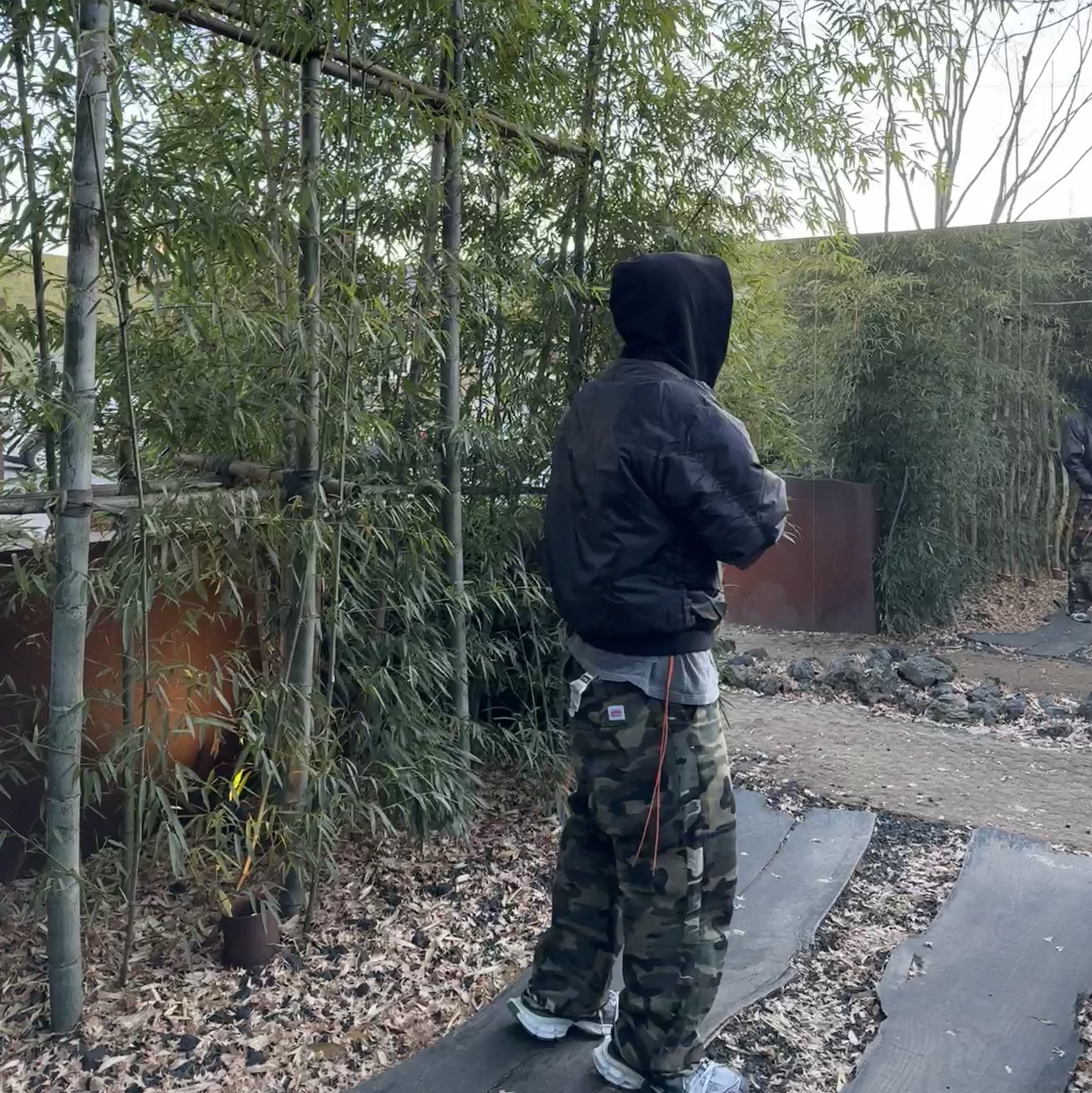 Netherworld Slow Horses Hoodie Black, Balenciaga 3XL Sneakers Grey White Red 착용 스타일 - 2