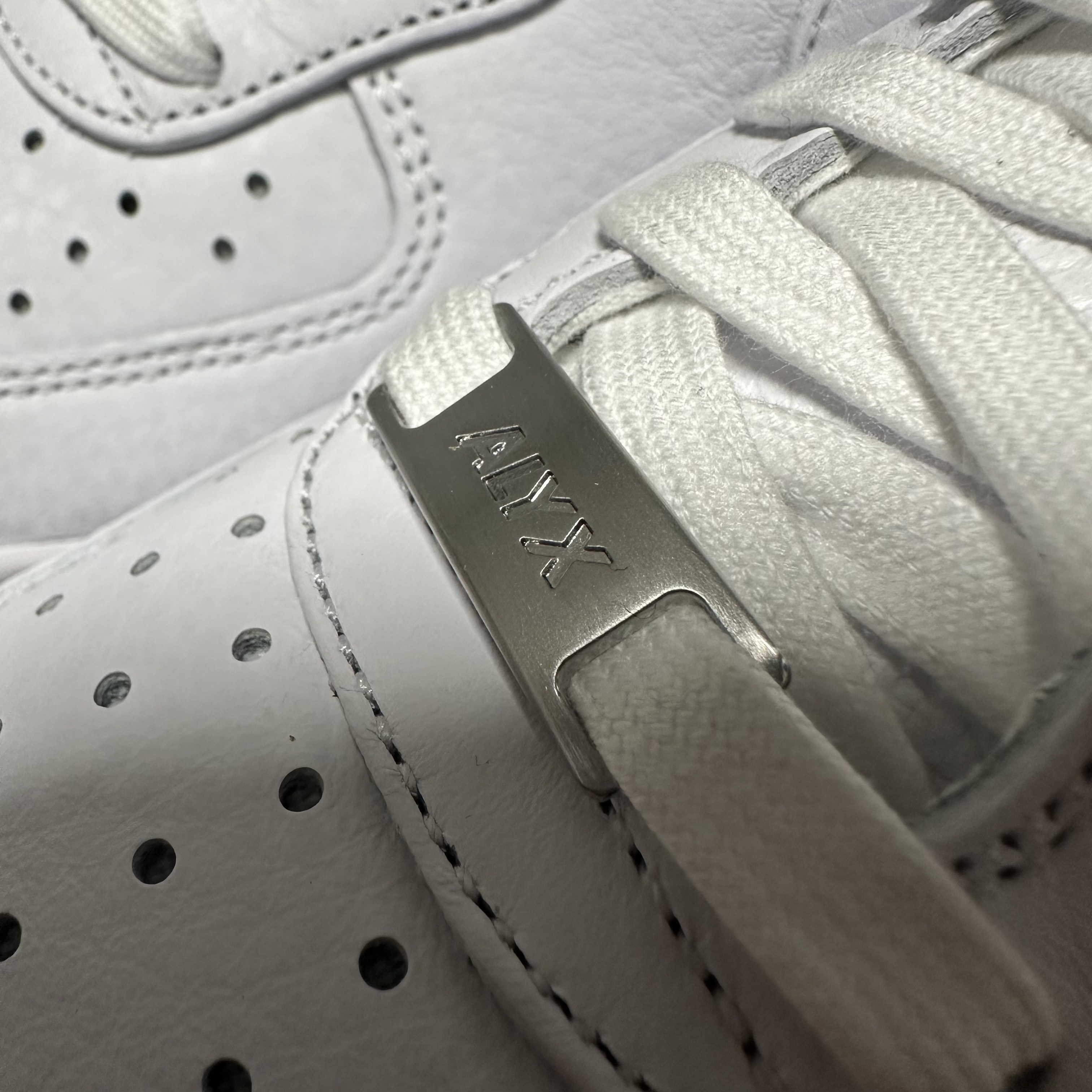 Nike x 1017 Alyx 9SM Air Force 1 Low SP White 착용 스타일 - 3