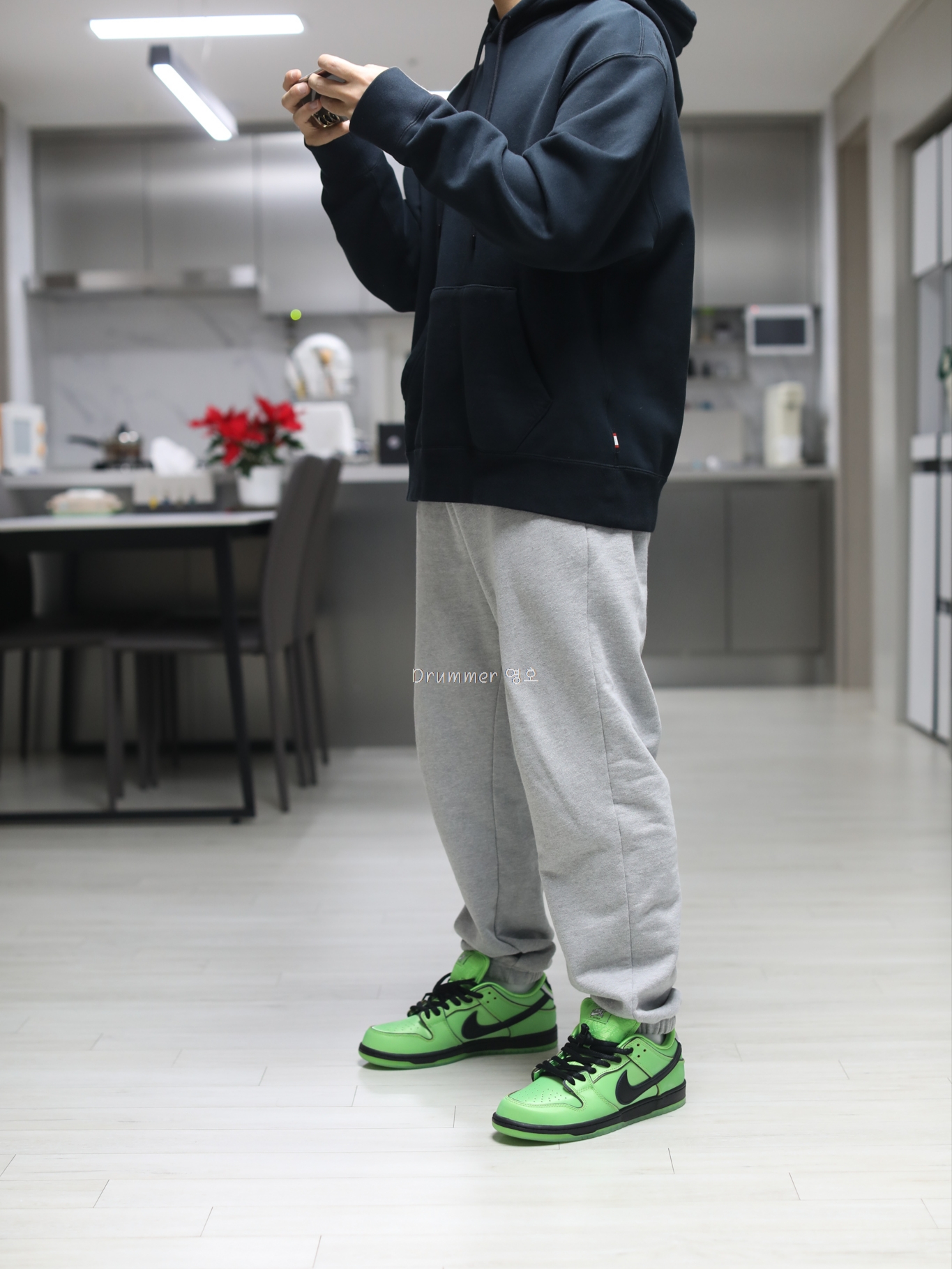 Nike x The Powerpuff Girls SB Dunk Low Pro QS Buttercup 착용 스타일