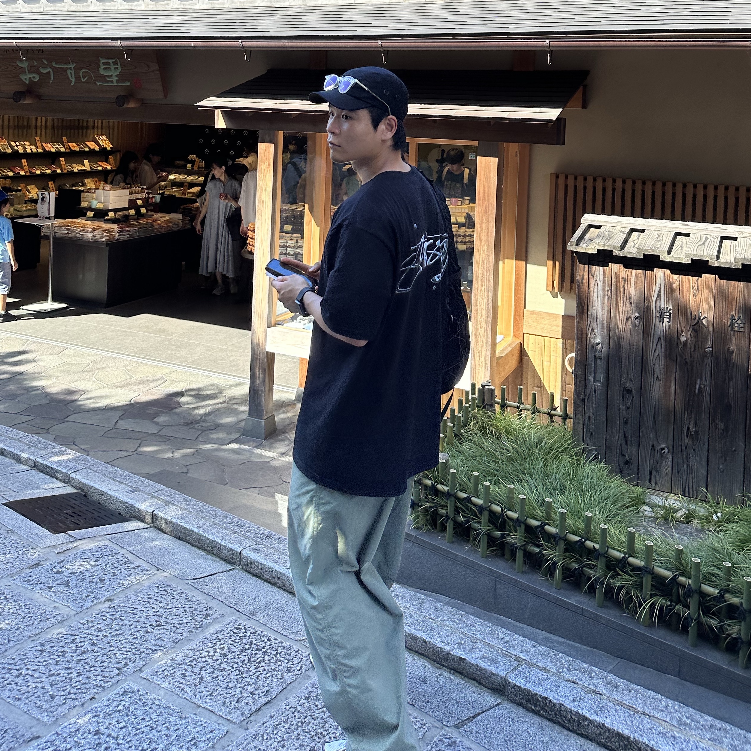 C.P. Company Nylon B Crossbody Rucksack Black - 23FW, Stussy Mercury T-Shirt Black 착용 스타일