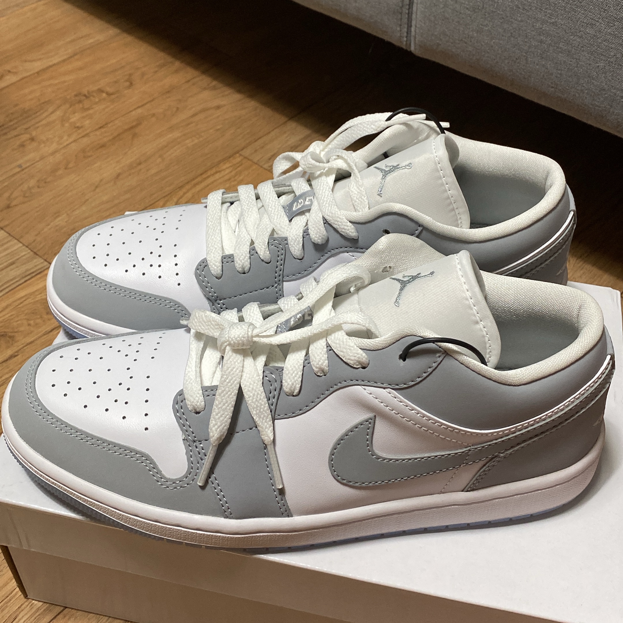 (W) Jordan 1 Low White Wolf Grey 착용 스타일 - 2