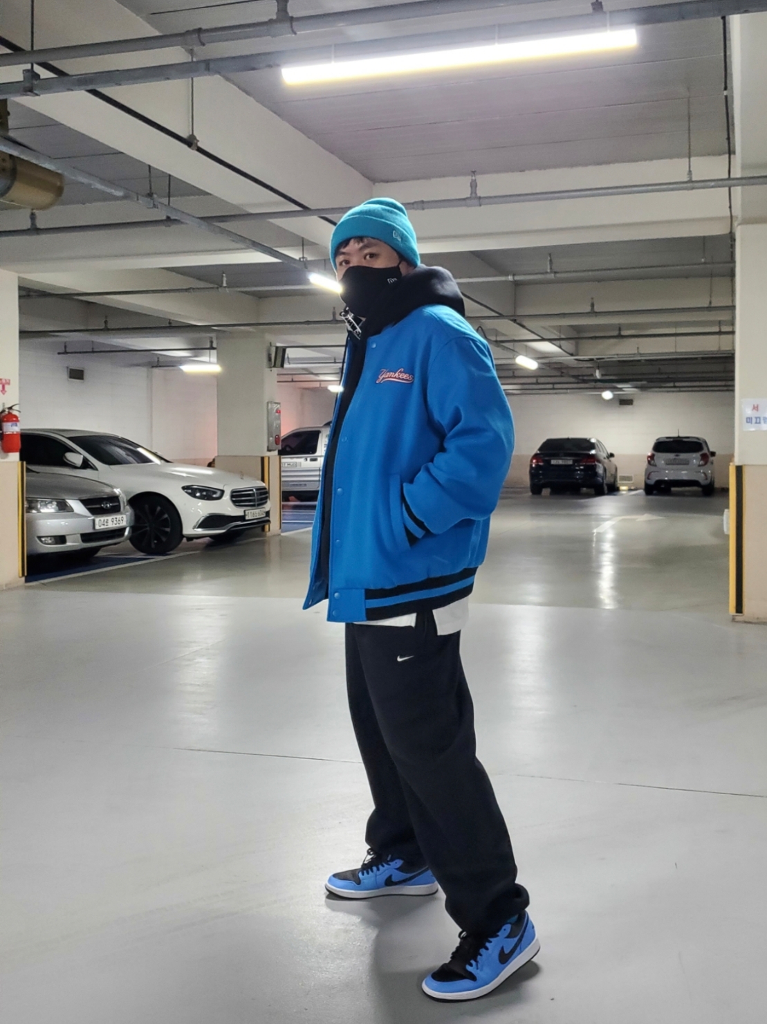 Jordan 1 Low University Blue Black, Nike x Stussy NRG RA Washed Pullover Hoodie Black (DN4028-010) 착용 스타일
