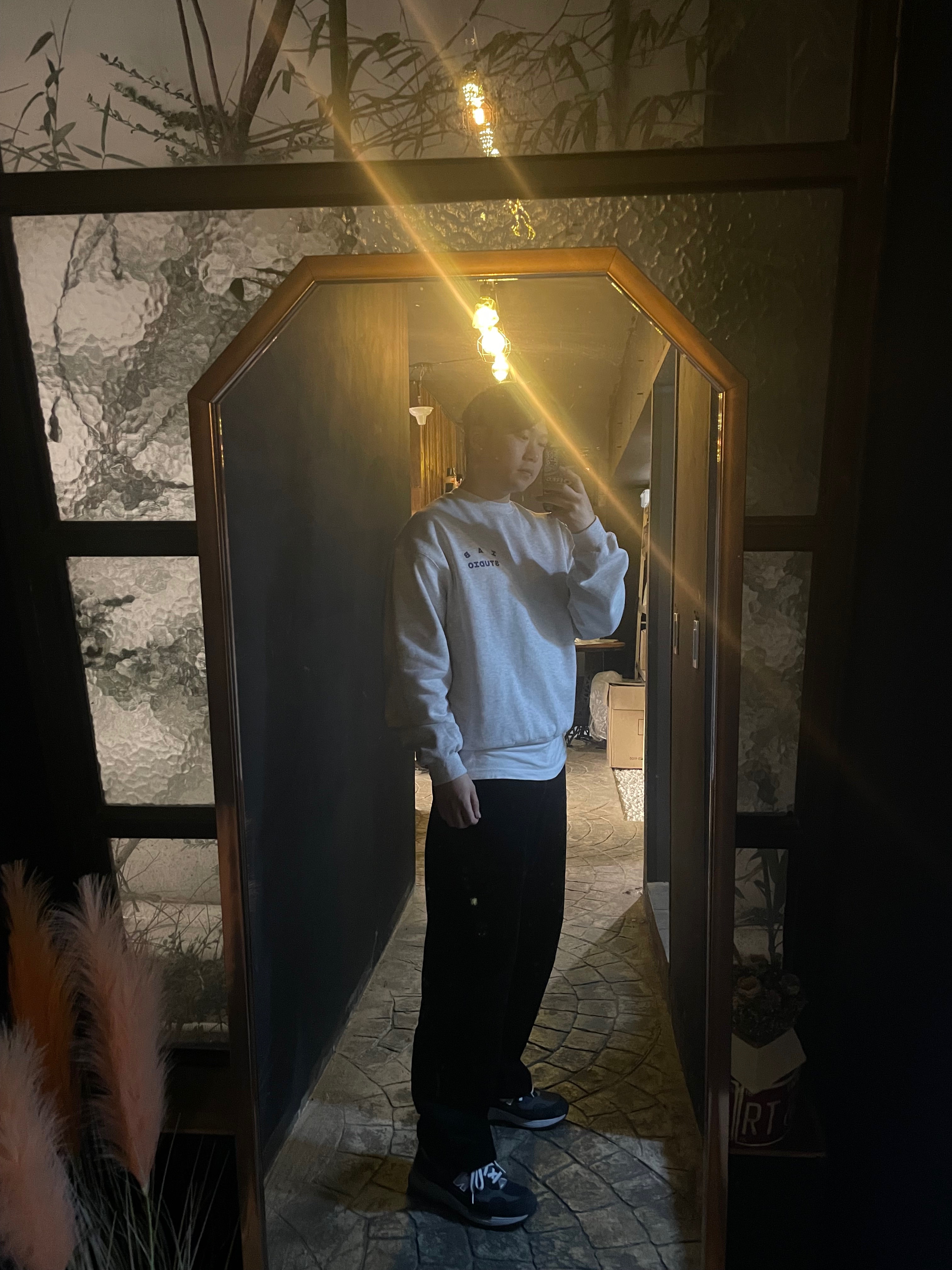IAB Studio Sweatshirt Light Gray - 23FW, New Balance 992 Made in USA Navy 착용 스타일