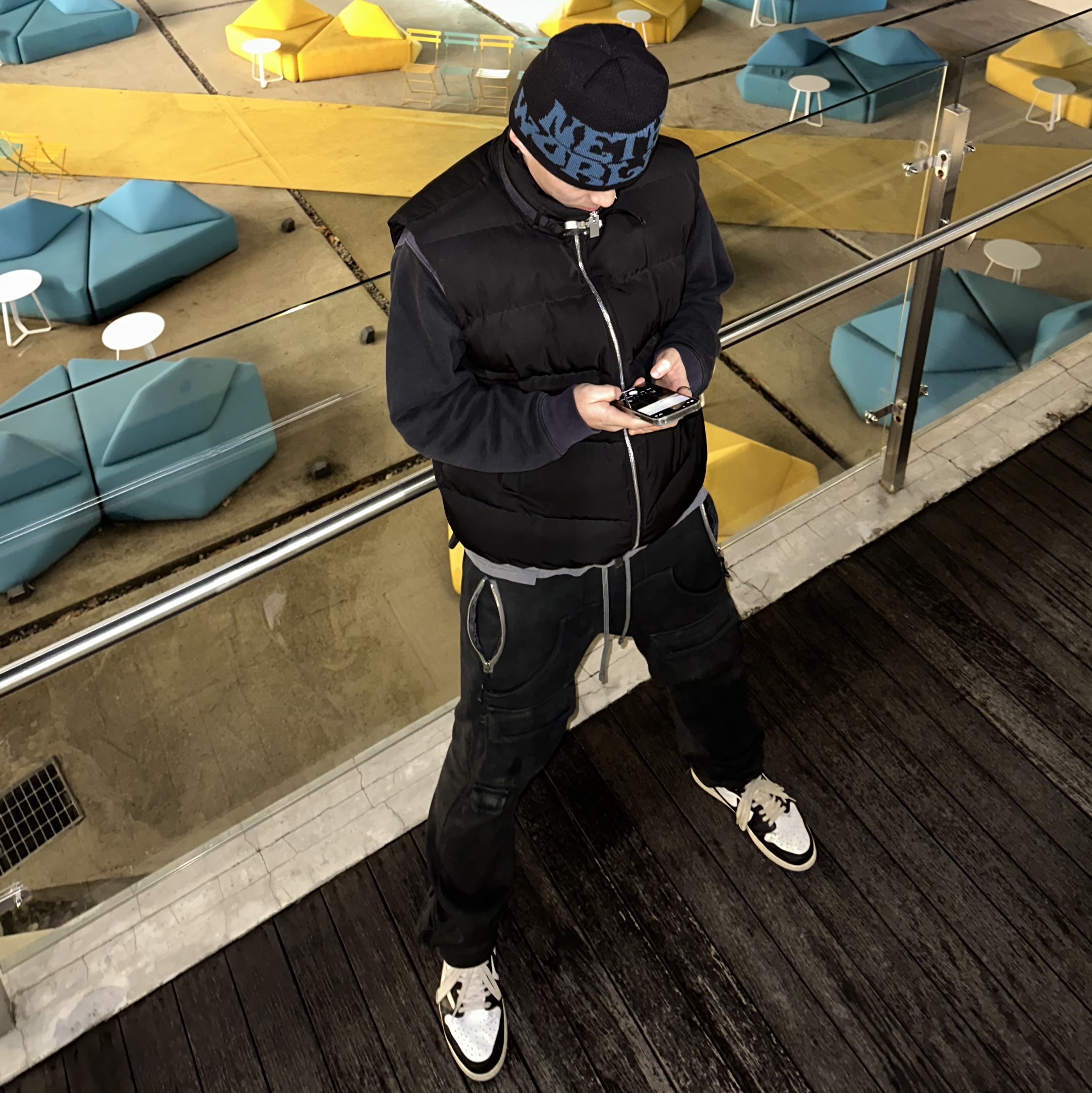 Netherworld Logo Beanie Black, Jordan 1 x Travis Scott x Fragment Retro Low OG SP Military Blue 착용 스타일 - 1