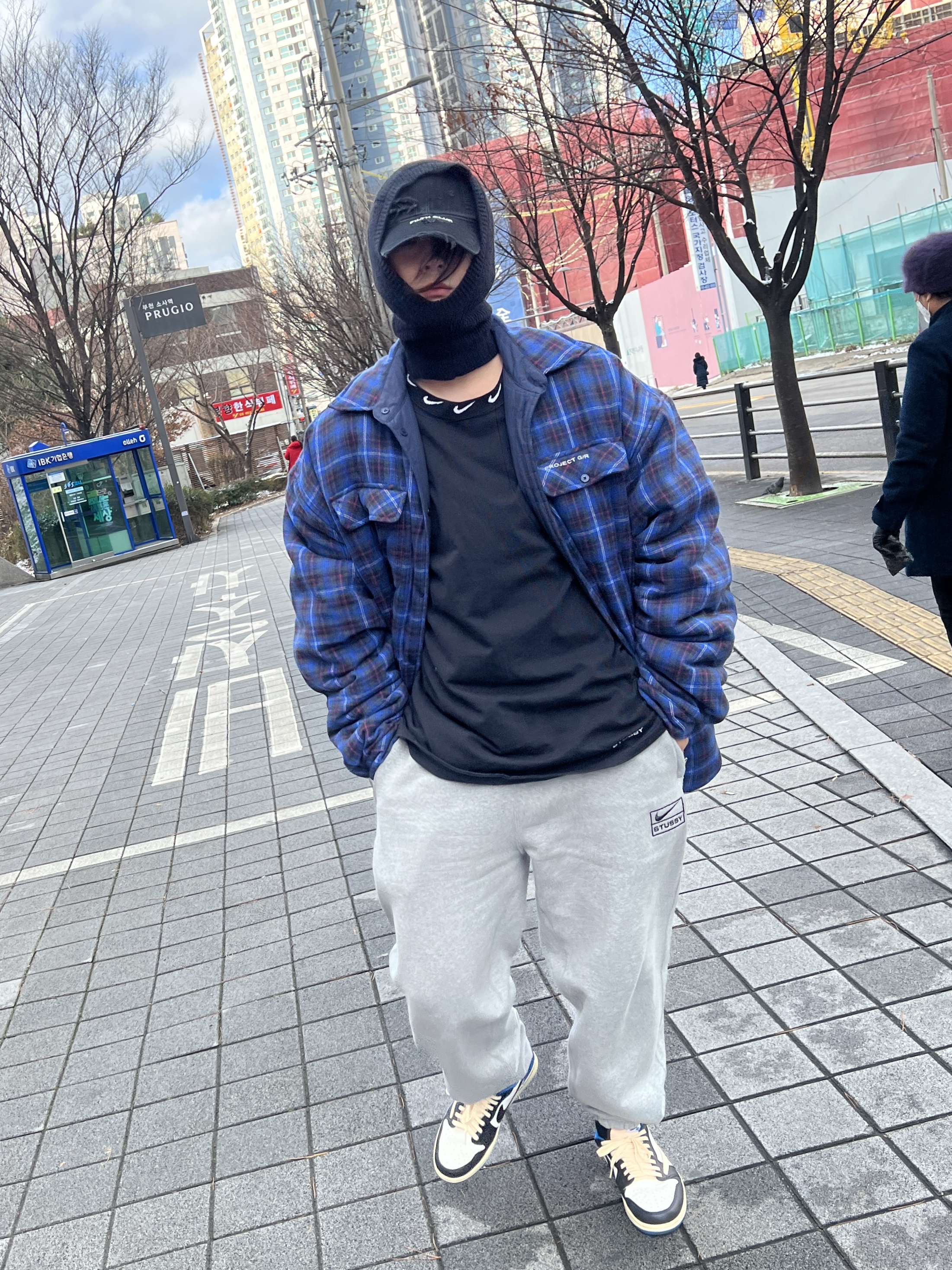 Project G/R Reversible Padded Check Shirt Navy, Nike x Stussy NRG RA Fleece Pants Dark Grey Heather (DJ9490-063) 착용 스타일