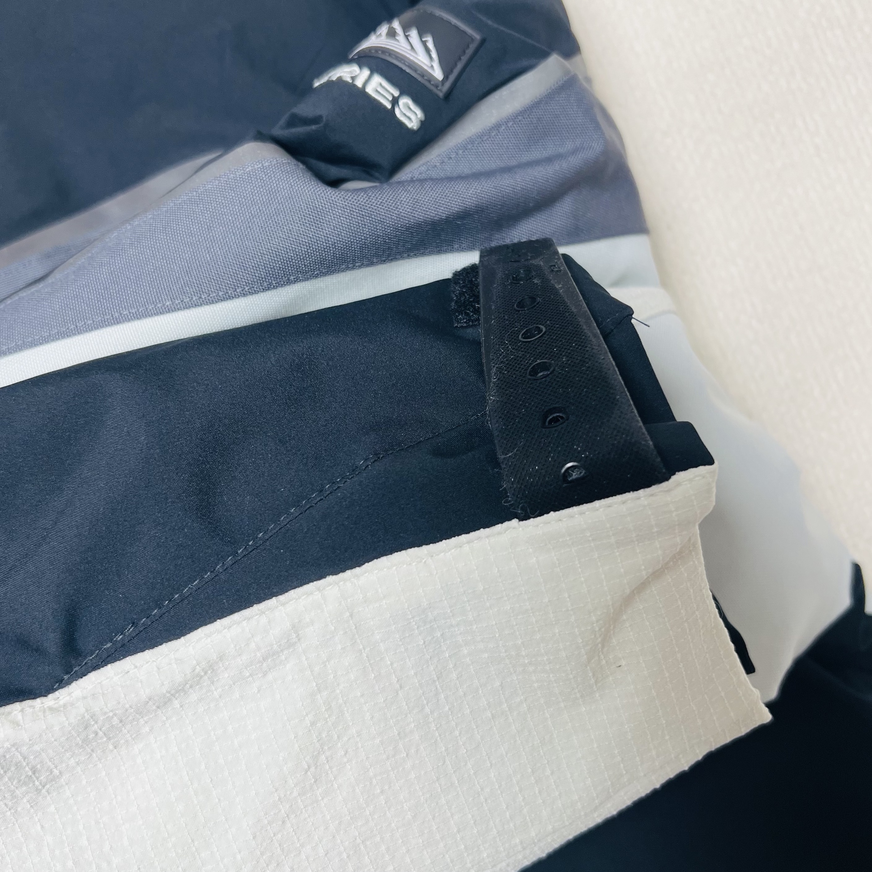 Nike x Drake Nocta 8K Peaks DLMTS 8000 Jacket Black (DV3625-010) 착용 스타일 - 6