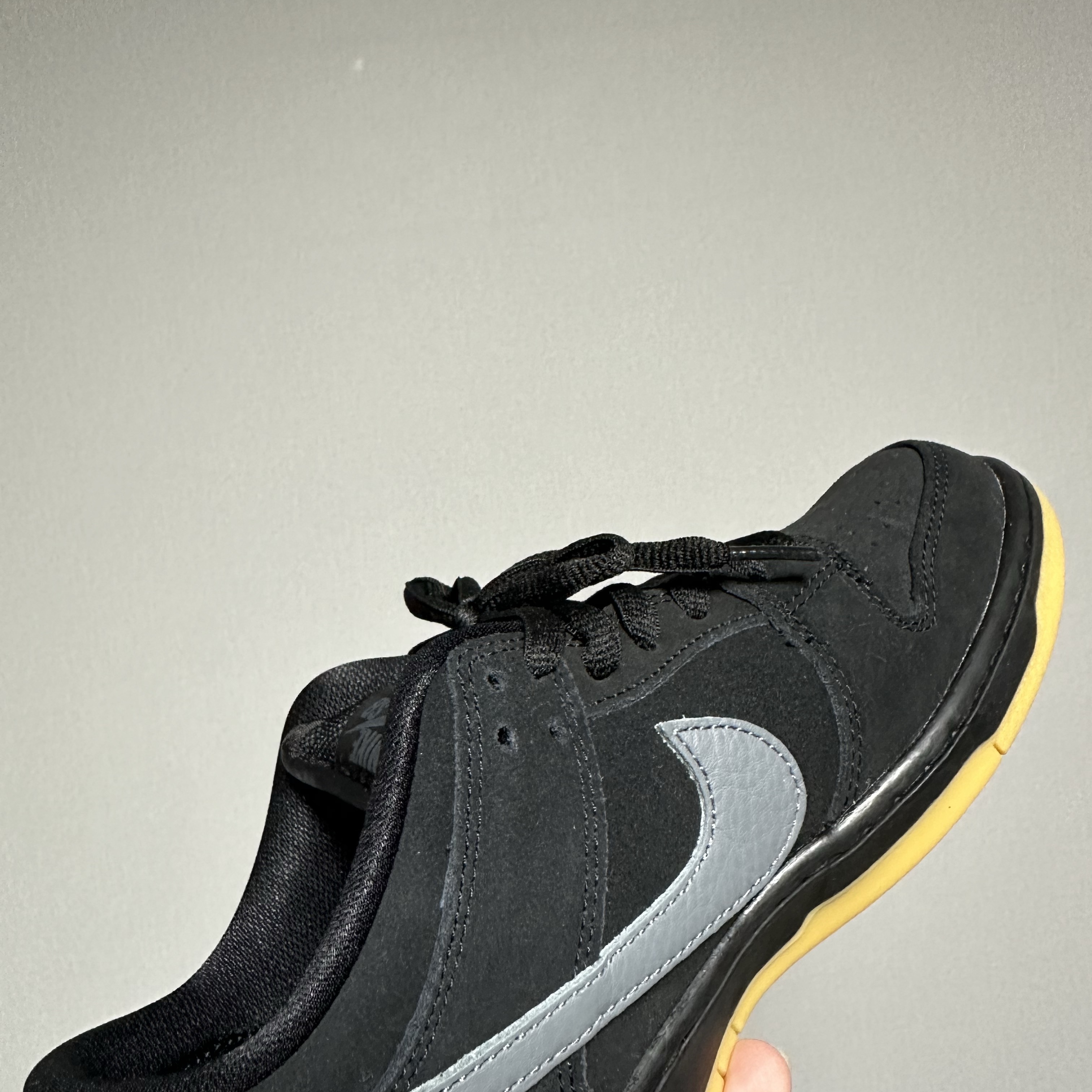 Nike SB Dunk Low Pro Black Cool Grey 착용 스타일 - 3