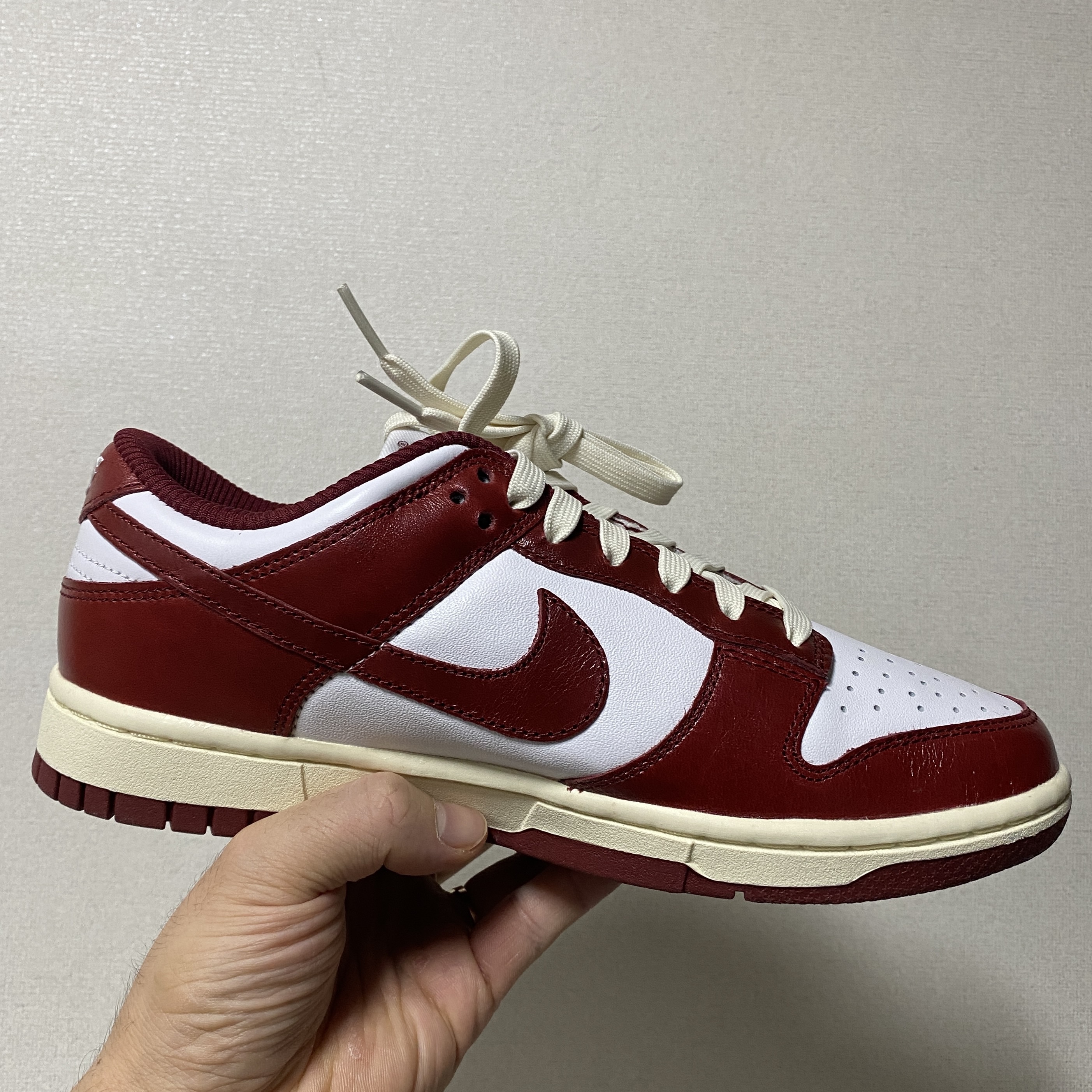 (W) Nike Dunk Low Retro PRM Team Red and White 착용 스타일