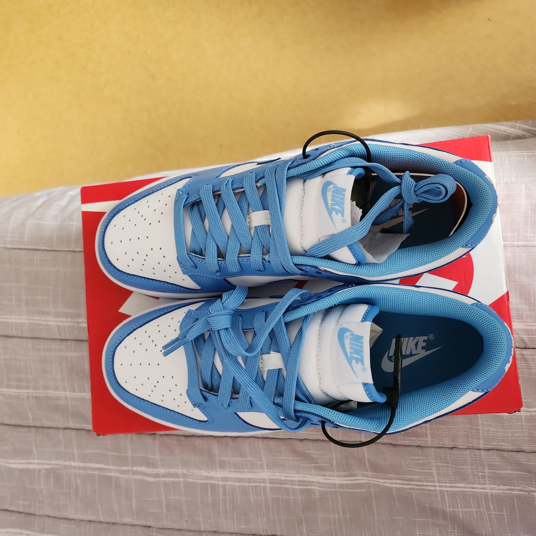 Nike Dunk Low Retro University Blue 착용 스타일 - 1