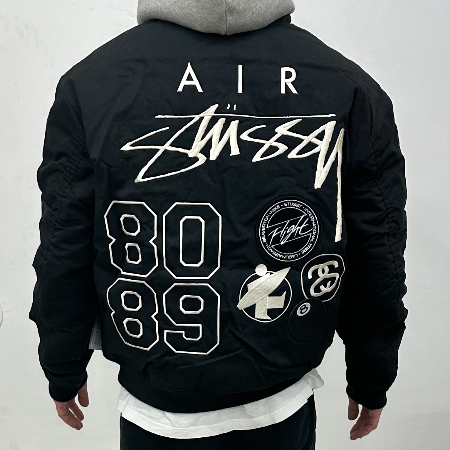 Nike x Stussy Reversible Jacket Black (FJ9153-010) 착용 스타일 - 3