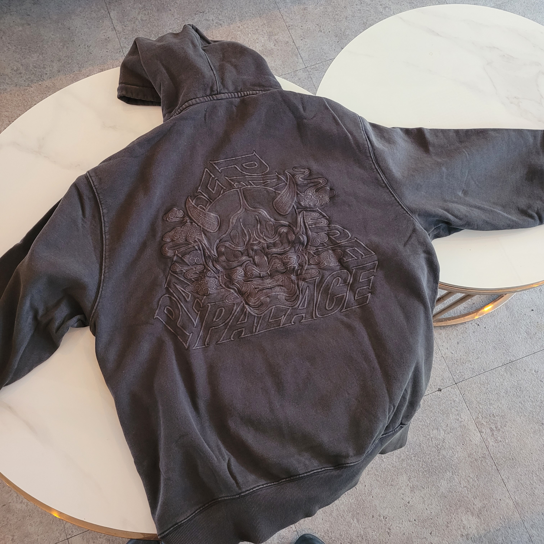 Palace Demon Hood Black - 23FW 착용 스타일 - 1