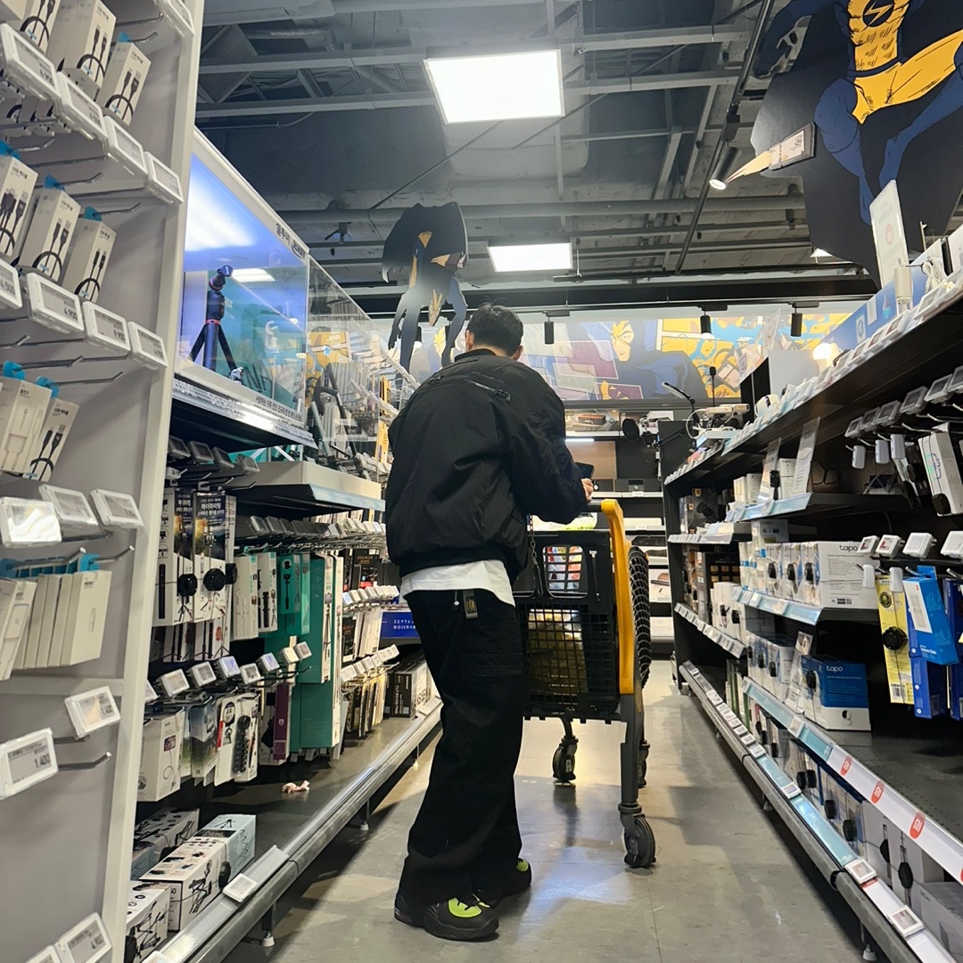 Undermycar Juggernaut Double Back Zip Steroid Bomber Triple Black - 23SS, Nike x Stussy Air Penny II Vivid Green and Black 착용 스타일 - 2