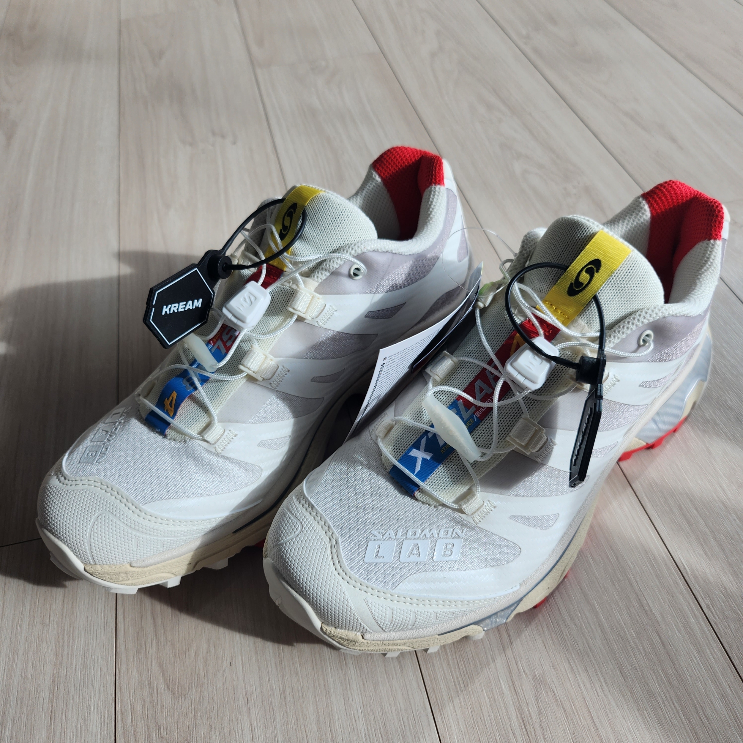 Salomon XT-4 Vanilla Ice 착용 스타일