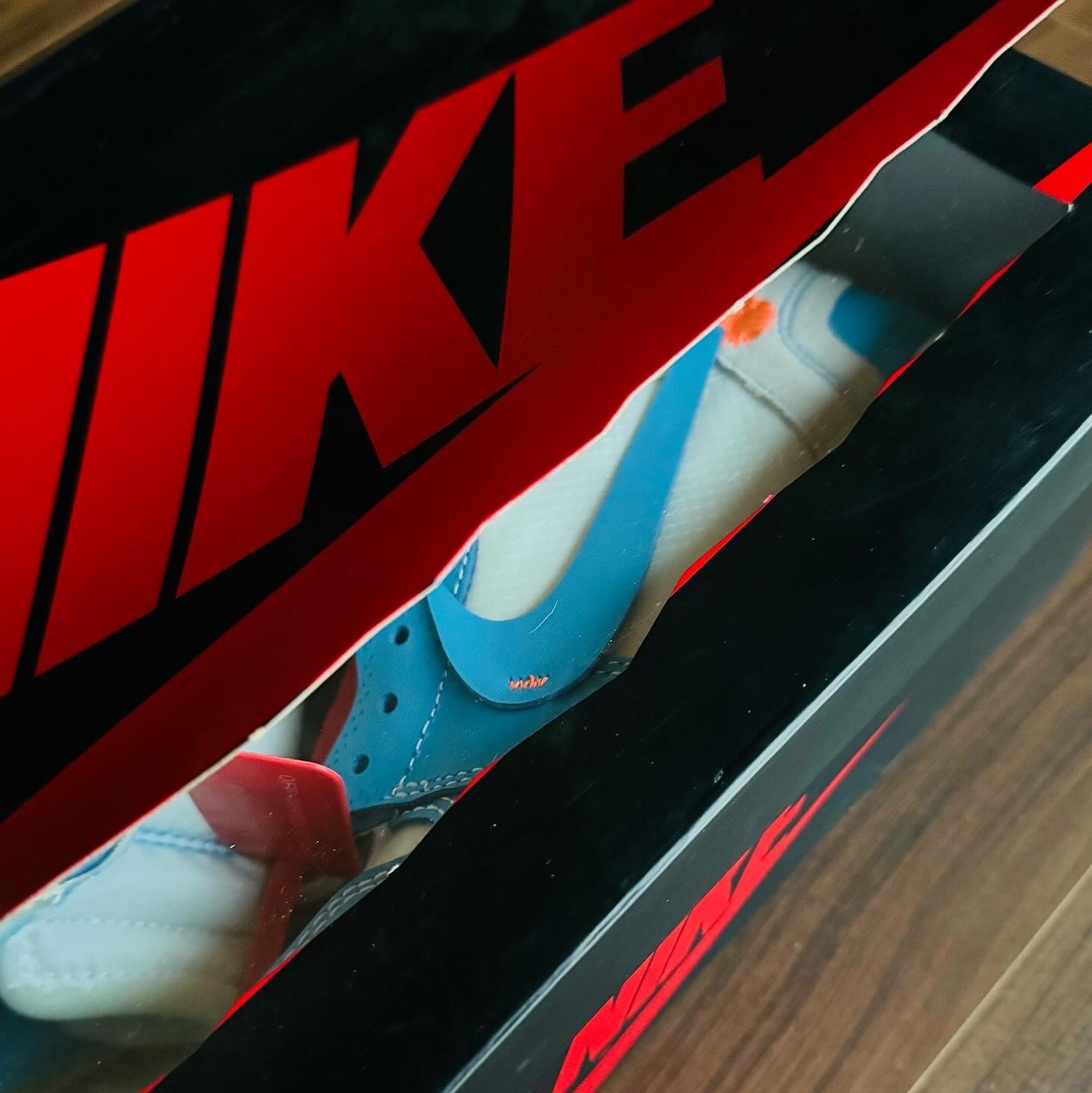 Jordan 1 x Off-White Retro High University Blue 착용 스타일 - 1