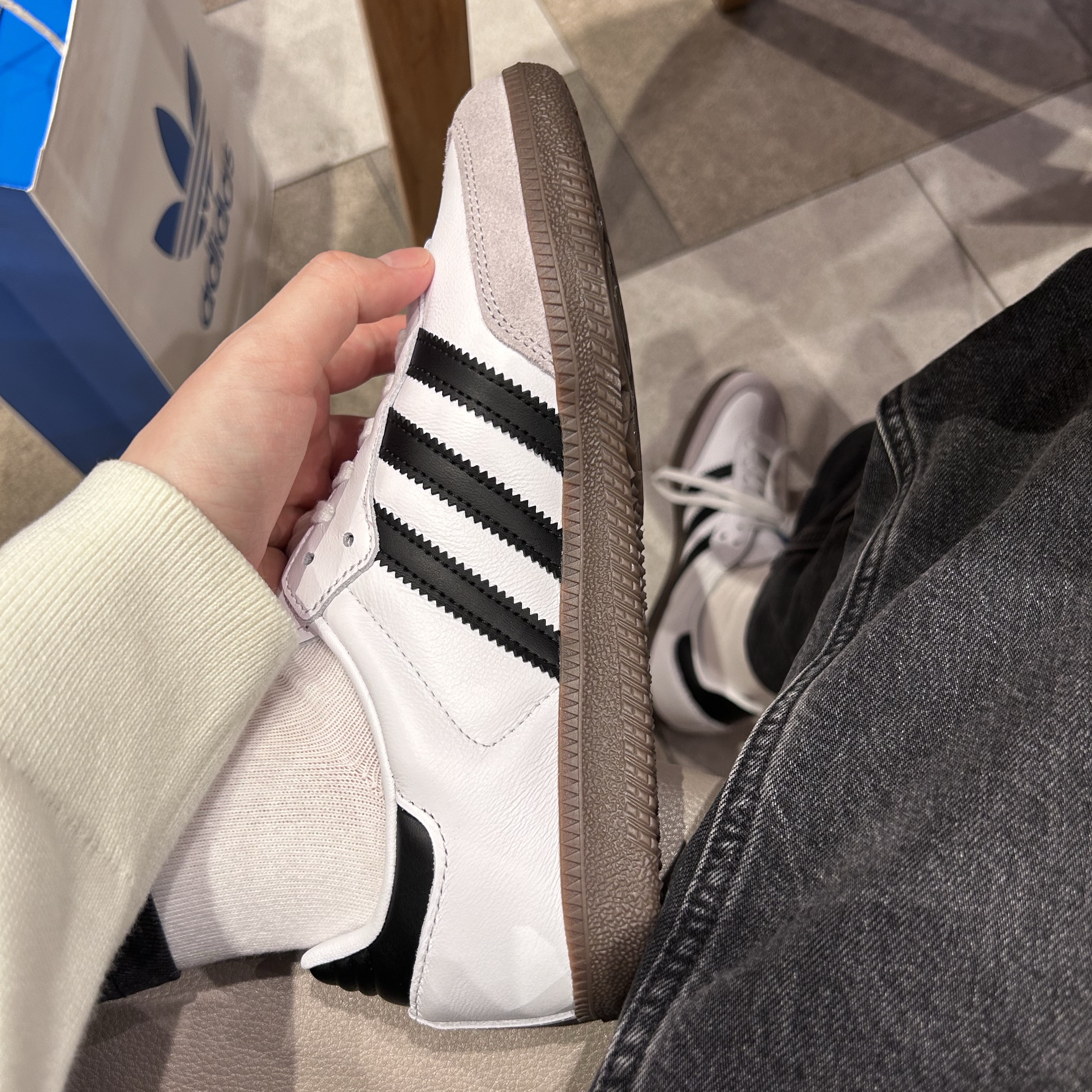 Adidas Samba OG Cloud White 착용 스타일 - 1