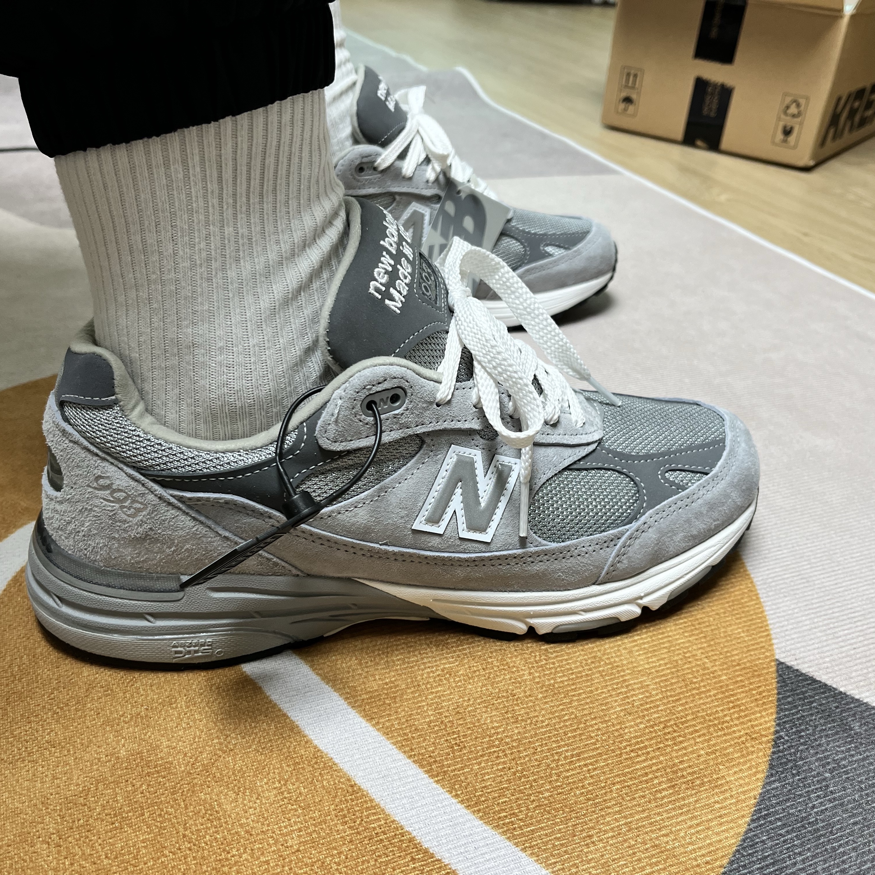 New Balance 993 Made in USA Grey - D Standard 착용 스타일 - 1