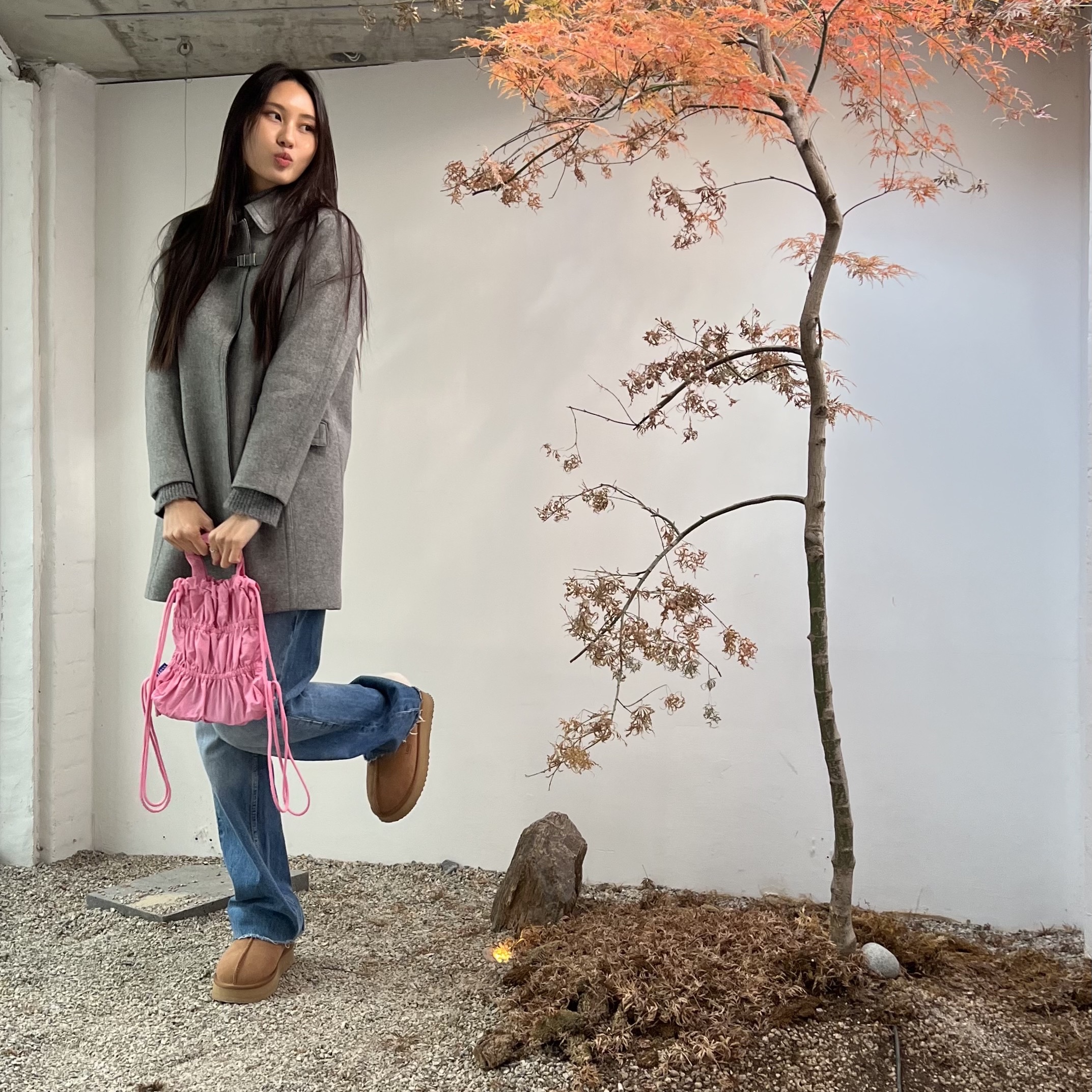 (W) UGG Classic Ultra Mini Platform Boots Chestnut, Zara x Rhuigi Baggy Jeans Medium Blue 착용 스타일 - 5