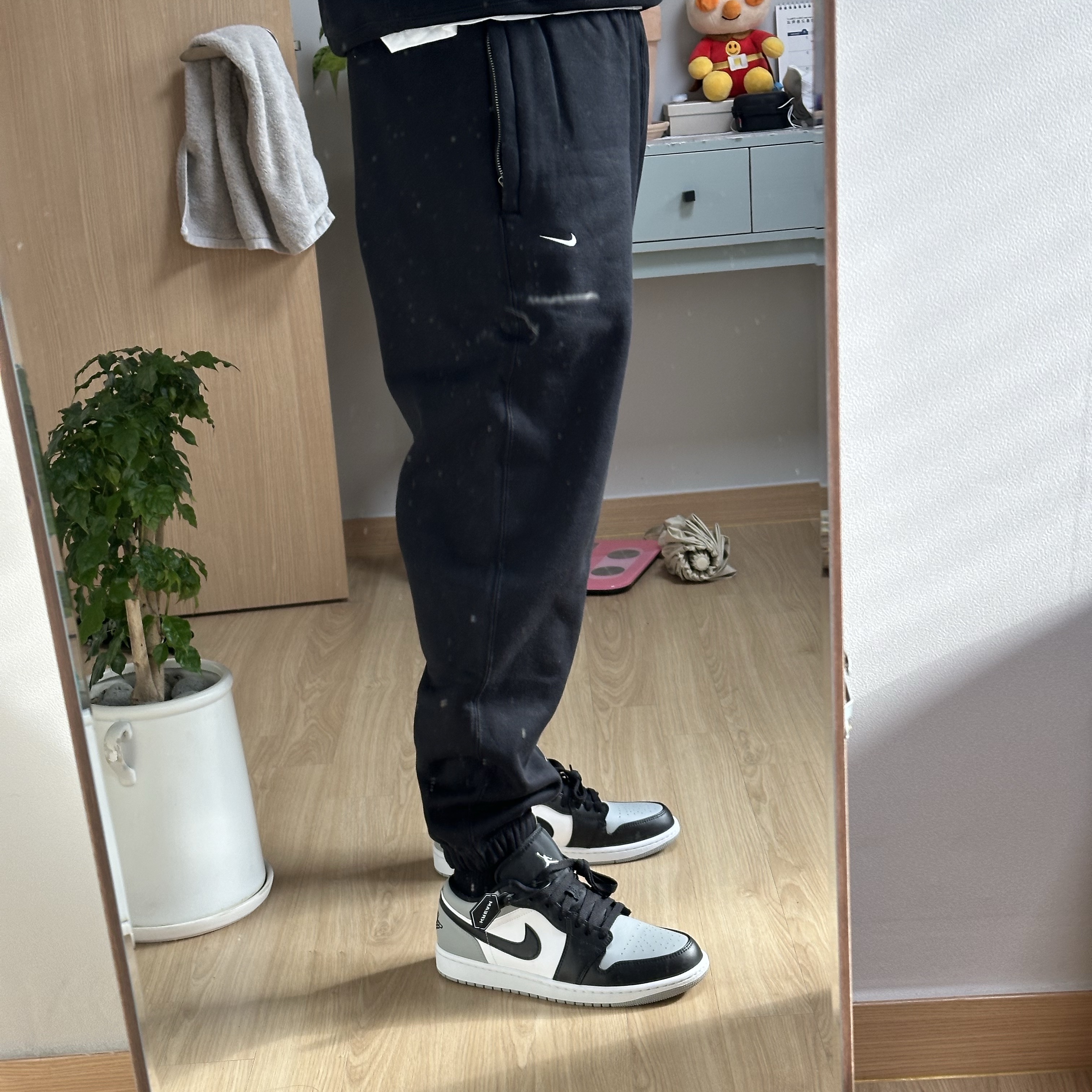 Nike NRG Solo Swoosh Fleece Pants Black White - Asia 착용 스타일 - 3