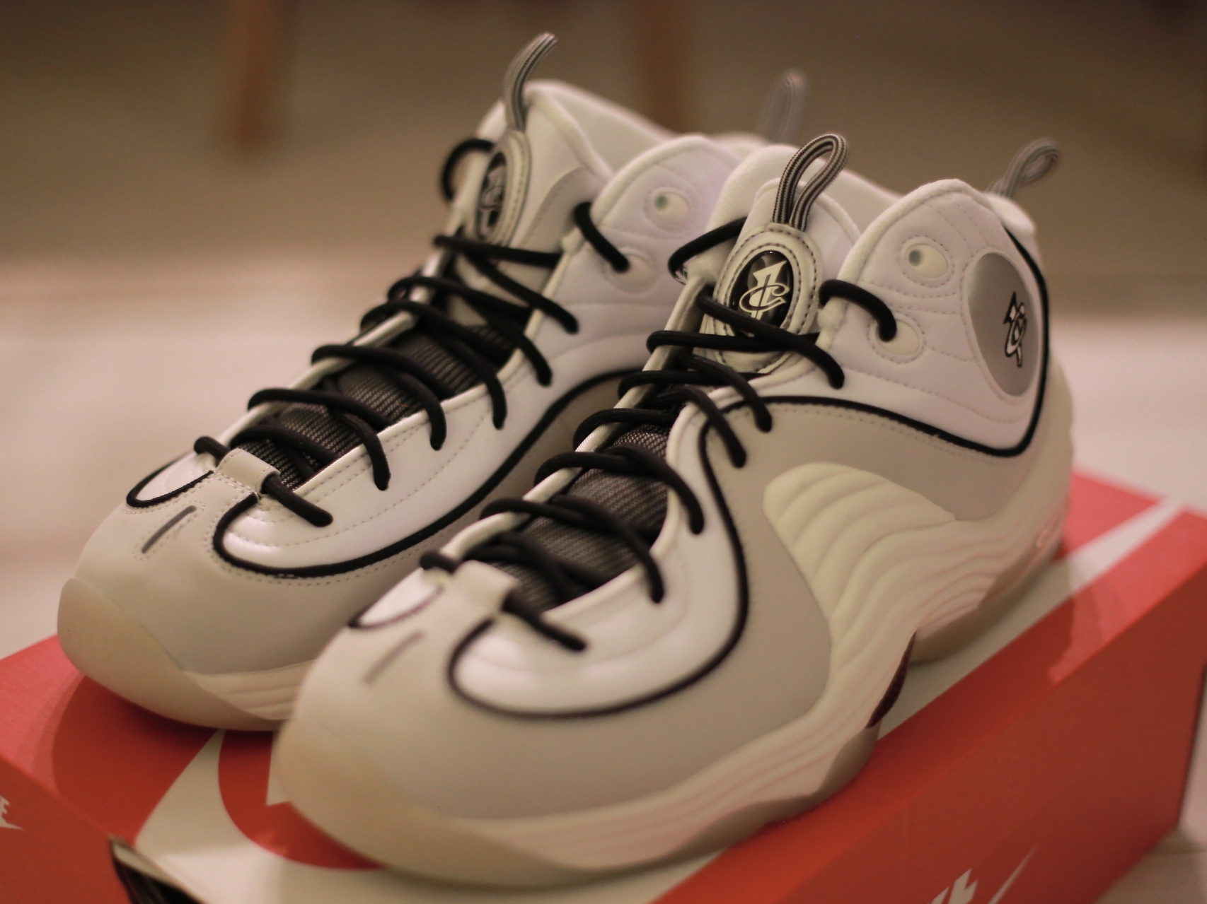 Nike Air Penny II Photon Dust 착용 스타일 - 2