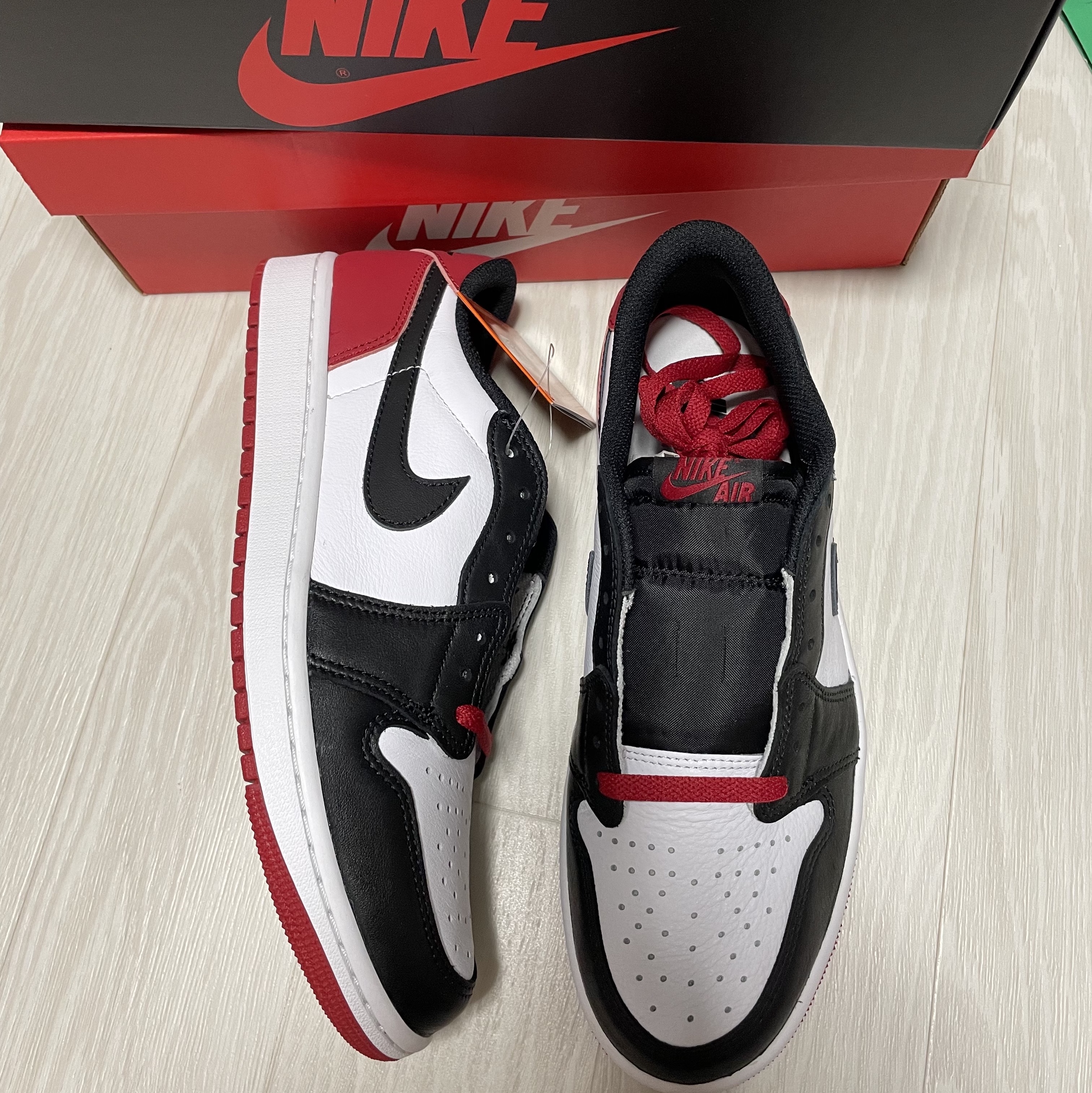 Jordan 1 Retro Low OG Black Toe 착용 스타일 - 1