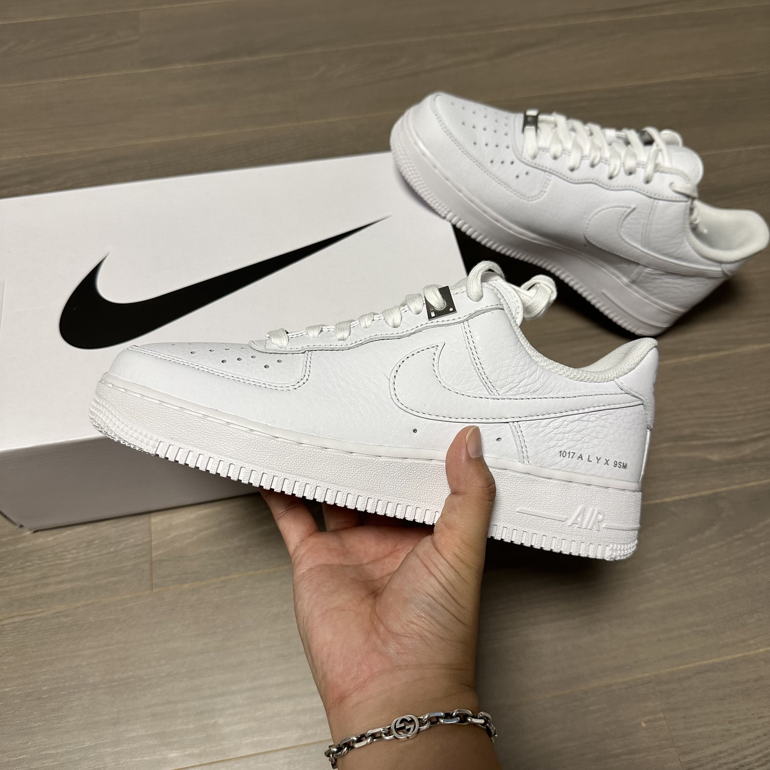 Nike x 1017 Alyx 9SM Air Force 1 Low SP White 착용 스타일 - 1