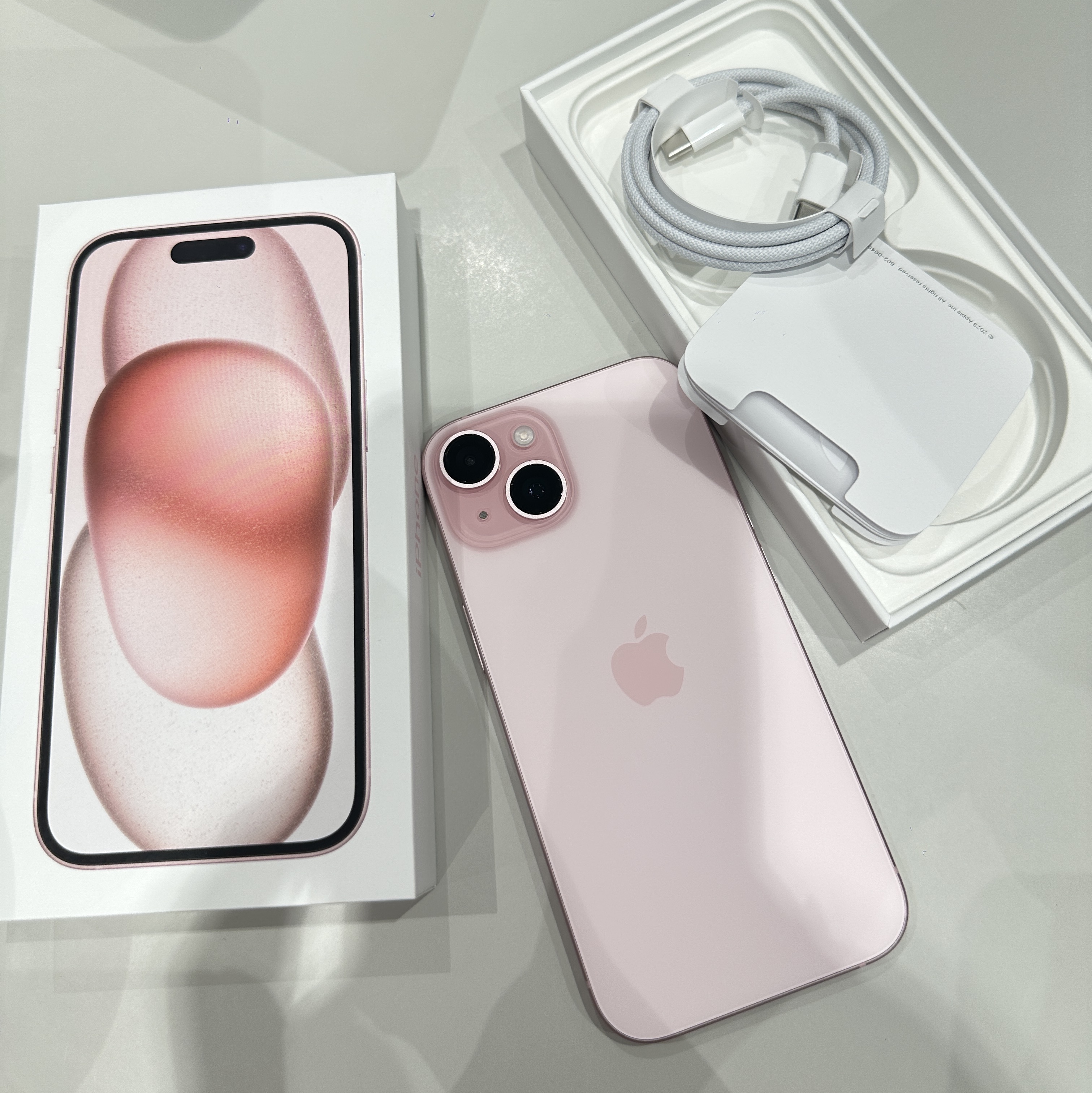 Apple iPhone 15 256GB Pink (Korean Ver.) 착용 스타일