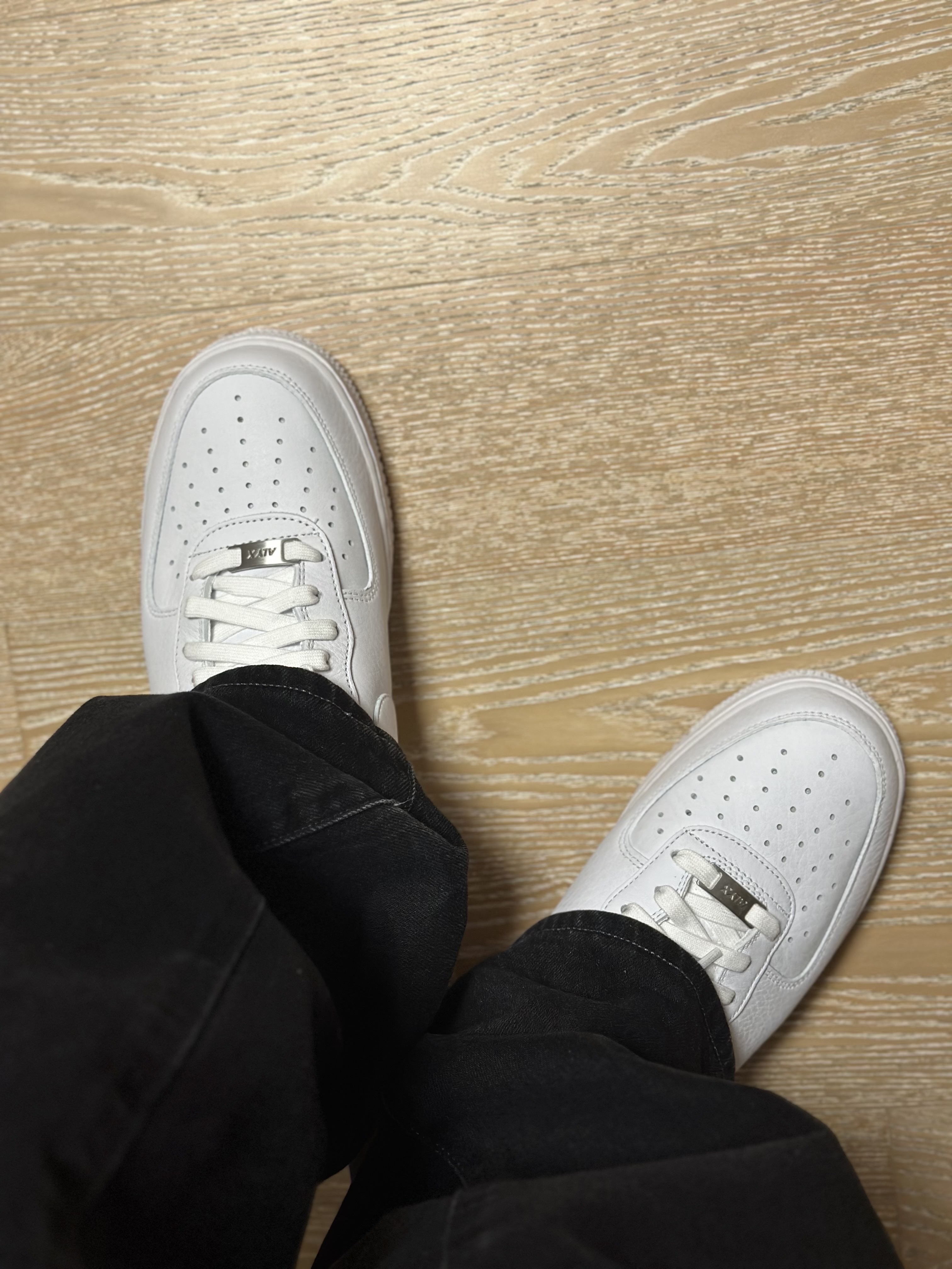 Nike x 1017 Alyx 9SM Air Force 1 Low SP White 착용 스타일 - 3