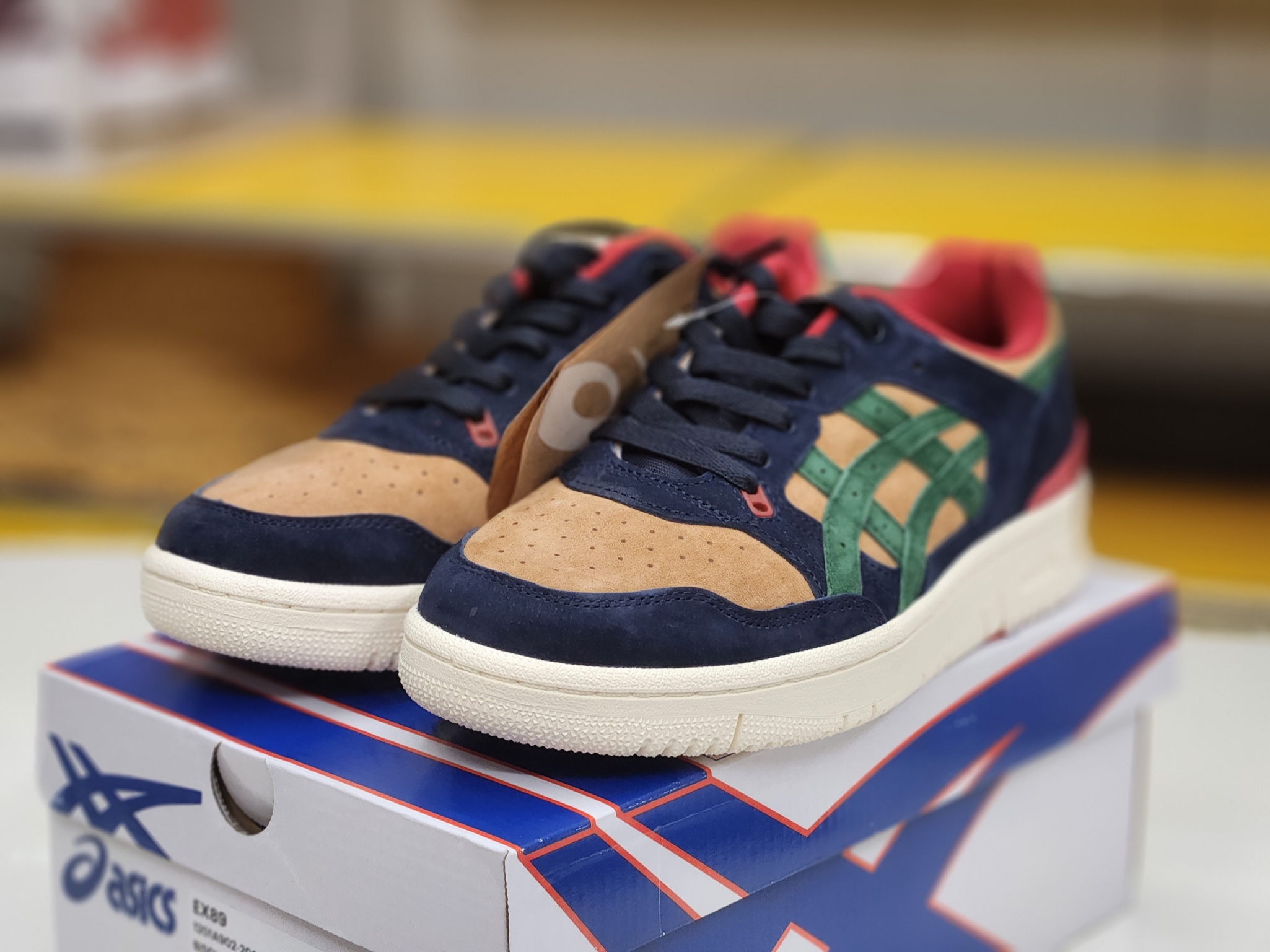 Asics x Kith EX89 Kithmas Outdoor 착용 스타일 - 1