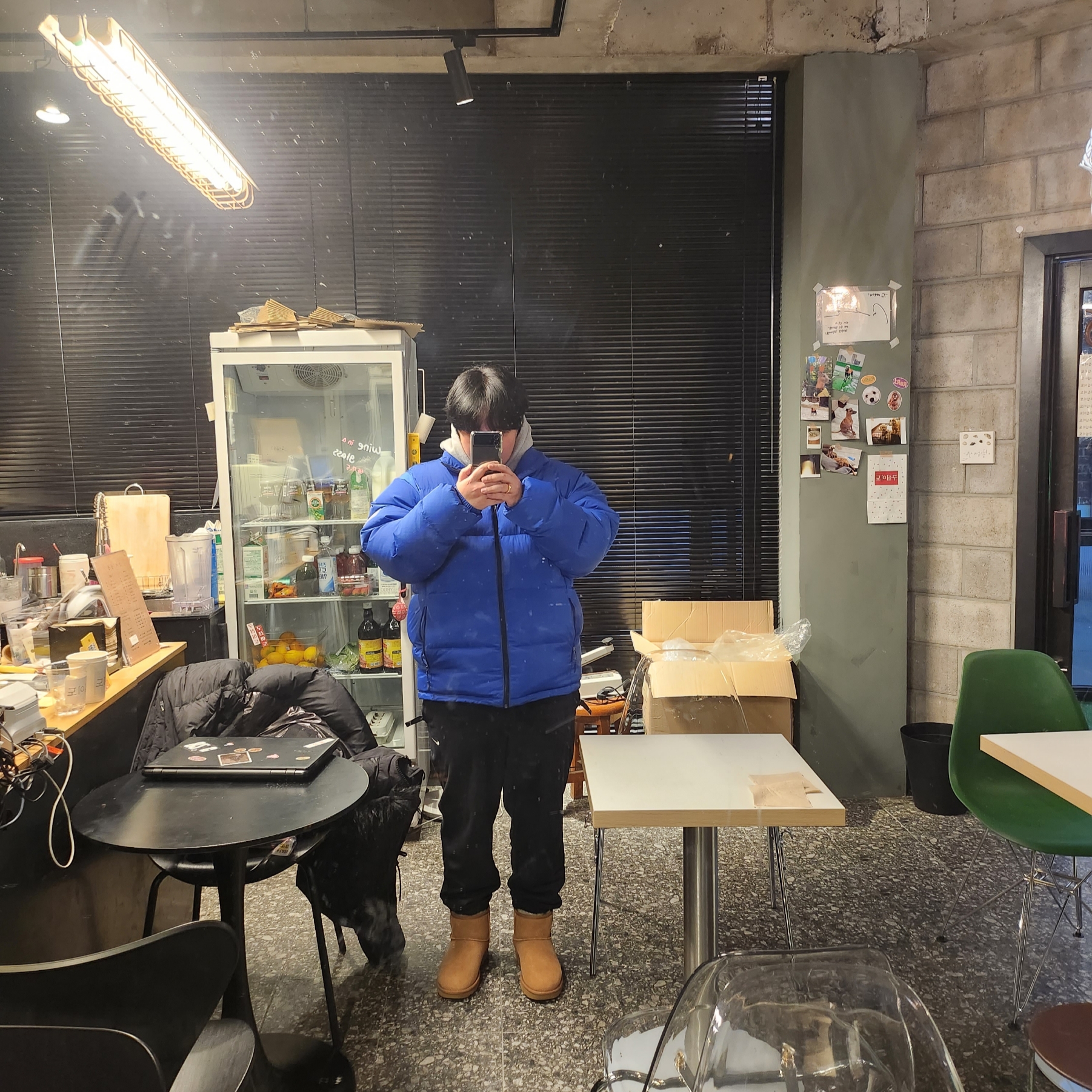 (W) UGG Classic Mini II Boots Chestnut, Nike NRG Solo Swoosh Fleece Hoodie Dark Grey Heather - Asia 착용 스타일 - 2