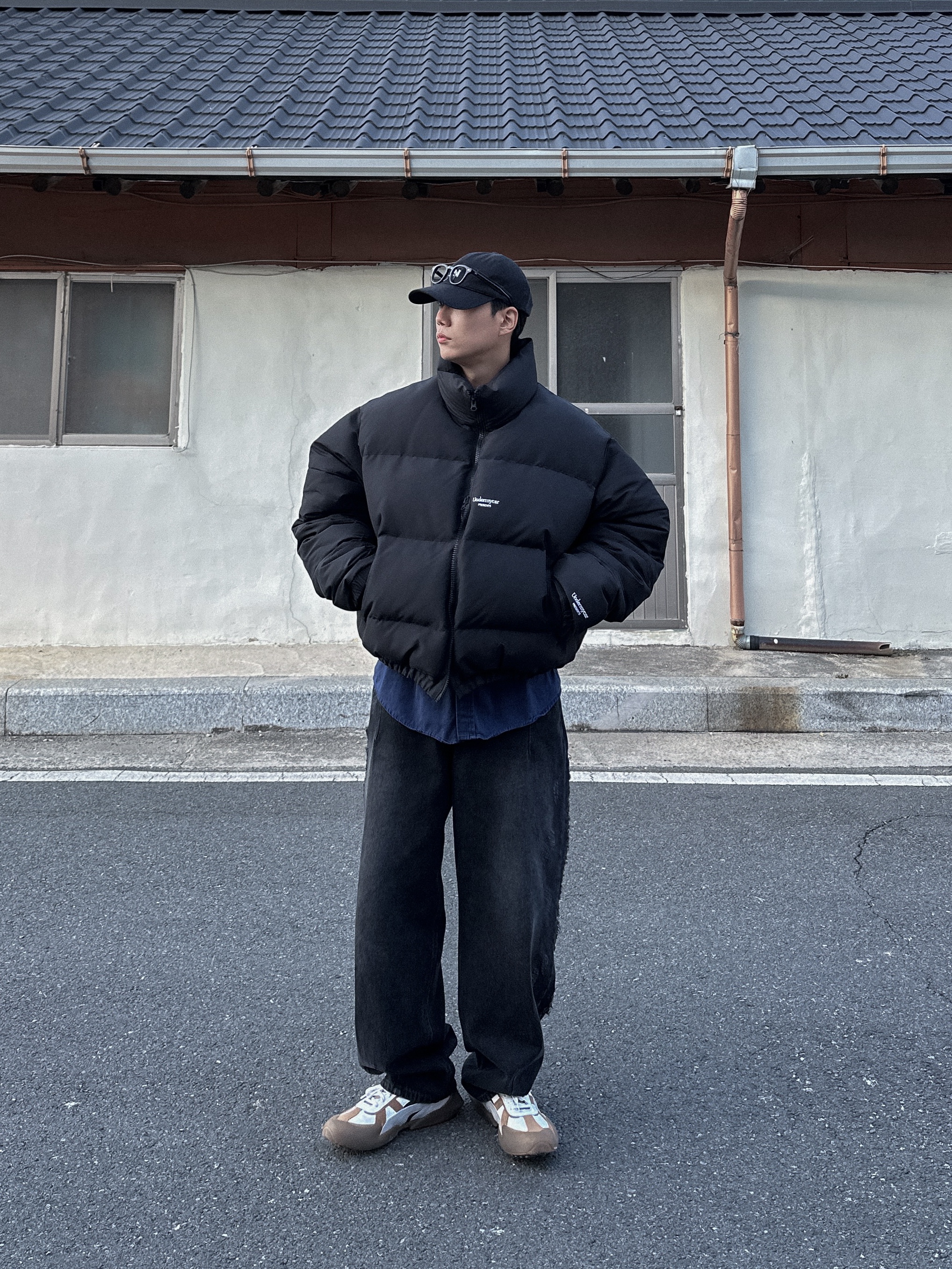 Undermycar Mu.15 Anti Fxxking Logo Play Triple Logo Crop Padding Jacket Black 착용 스타일