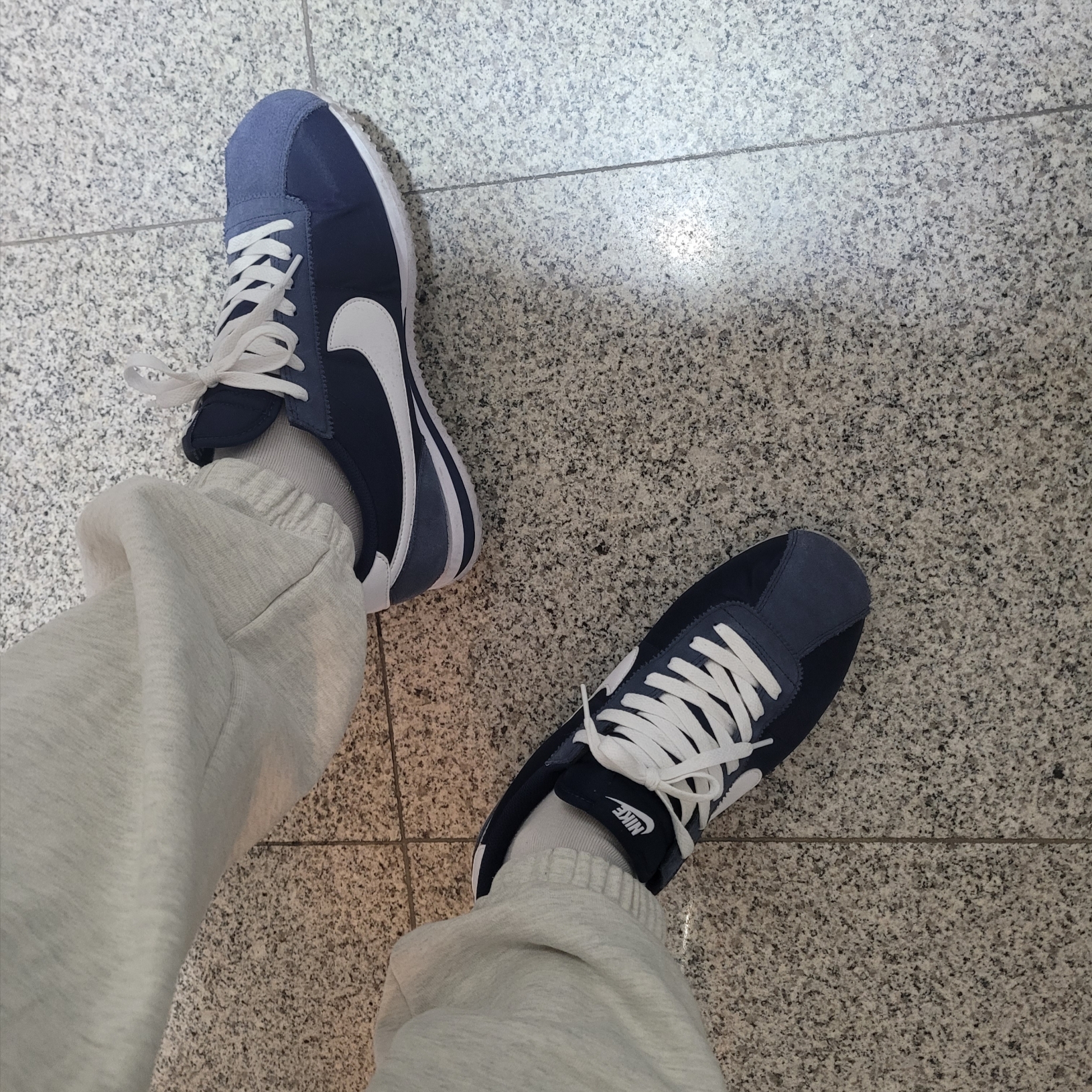 (W) Nike Cortez Midnight Navy 착용 스타일