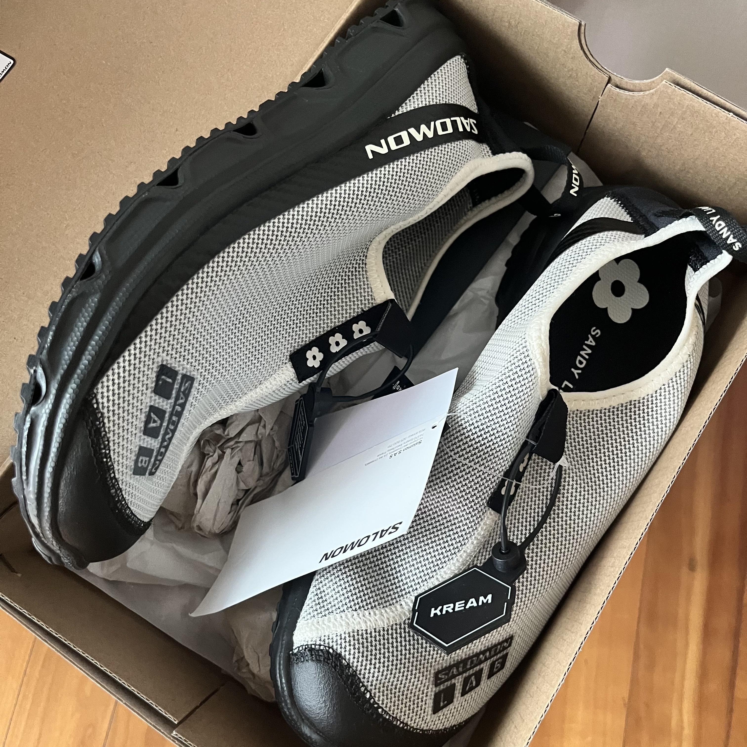 Salomon x Sandy Liang RX Moc 3.0 Black White 착용 스타일
