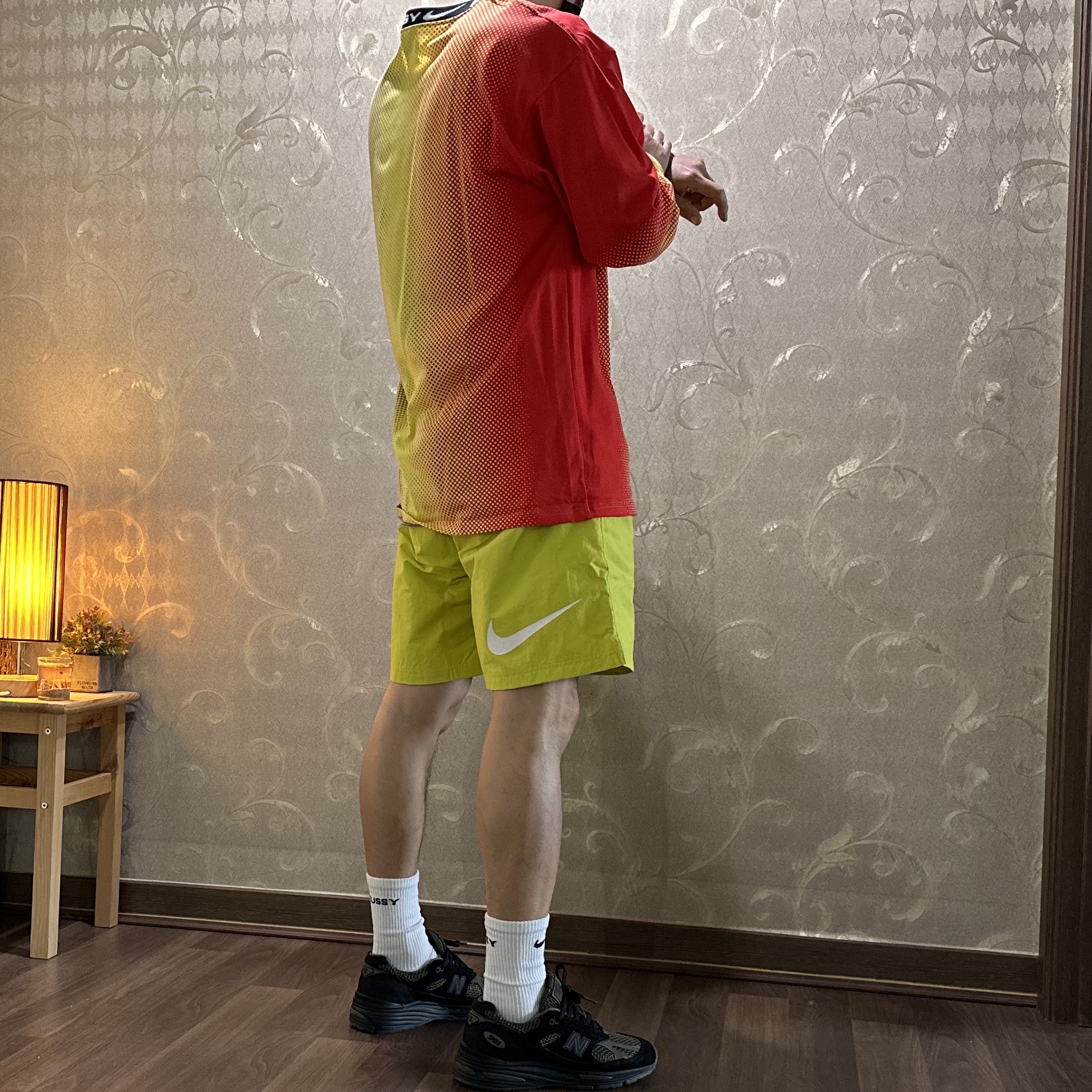 Nike x Stussy Shorts High Voltage (FJ9167-344), Supreme Seoul Box Logo T-Shirt White - 23FW 착용 스타일 - 4
