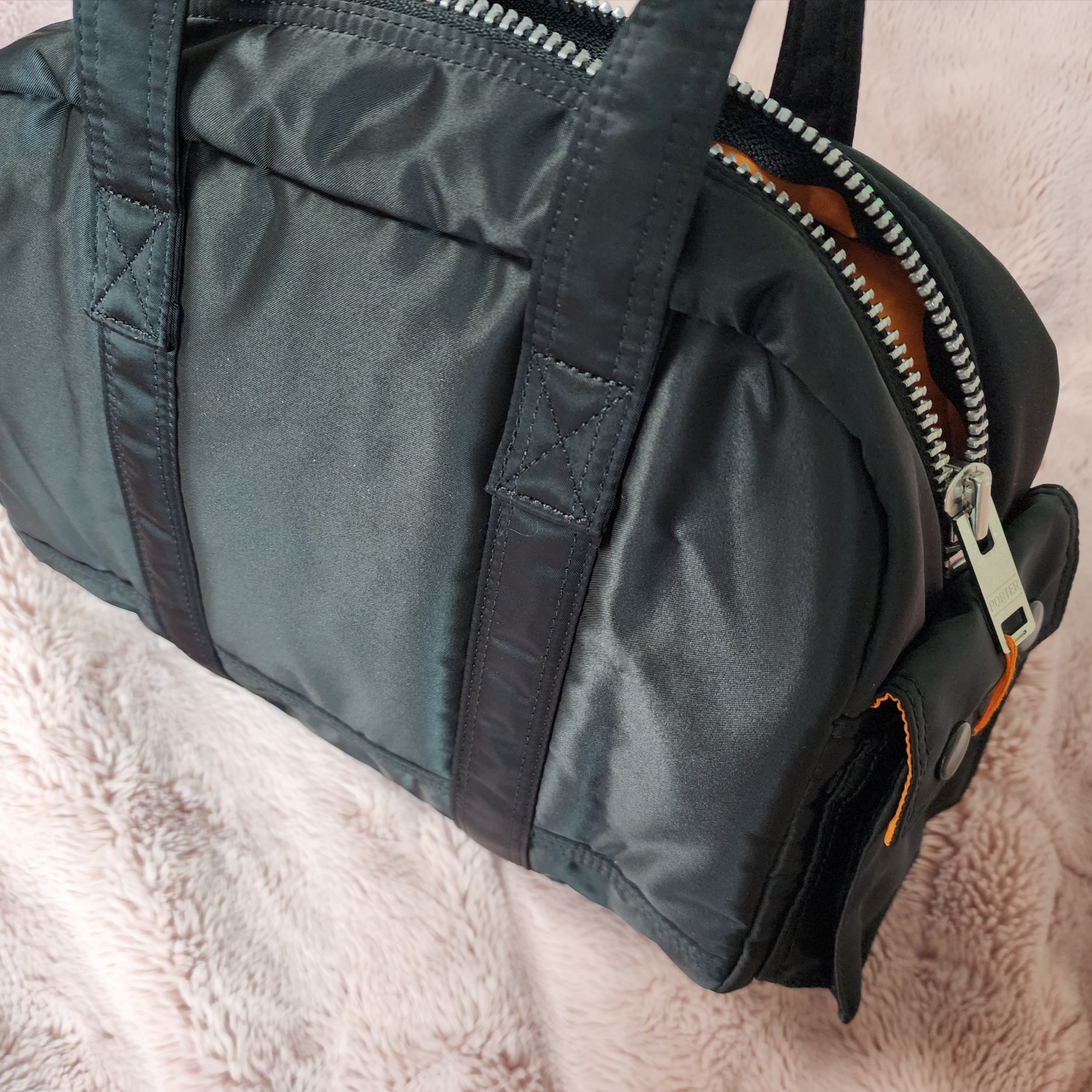 Porter Tanker Duffle Bag S Black 착용 스타일 - 4