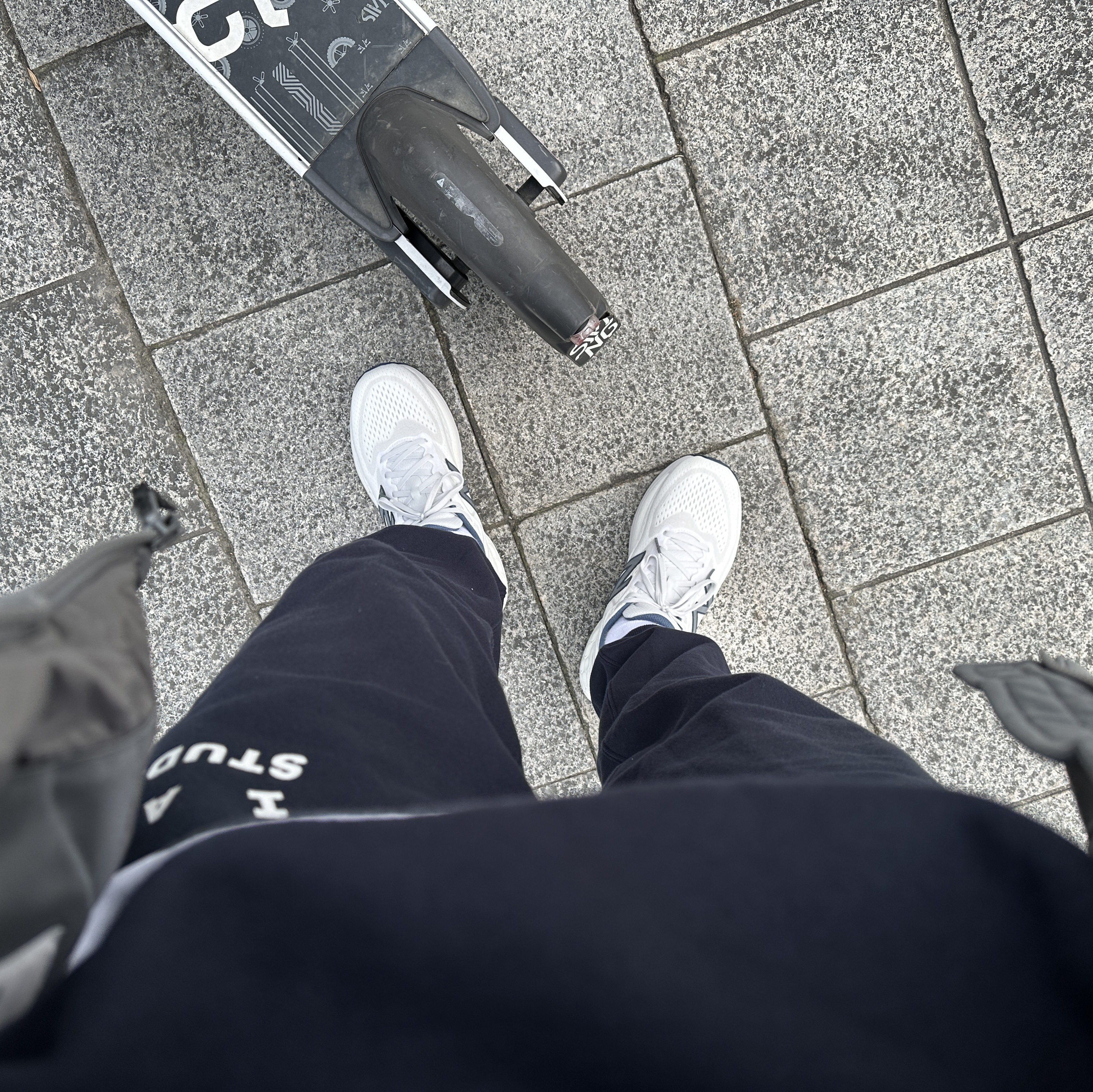 Nike ACG Karst Backpack Black Peat Moss, IAB Studio Hoodie Navy - 21SS 착용 스타일 - 2
