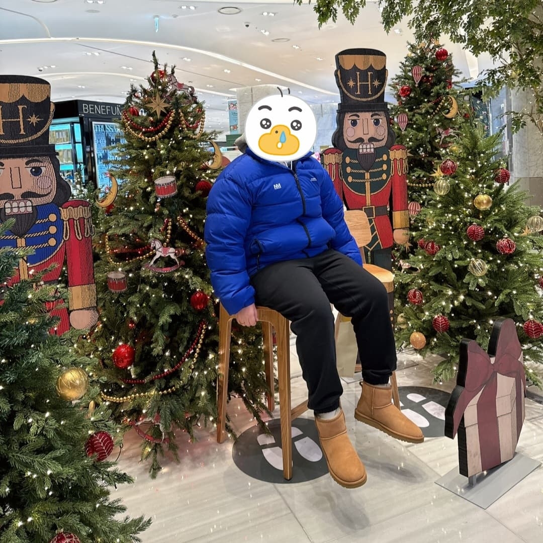 (W) UGG Classic Mini II Boots Chestnut, Nike NRG Solo Swoosh Fleece Hoodie Dark Grey Heather - Asia 착용 스타일 - 1
