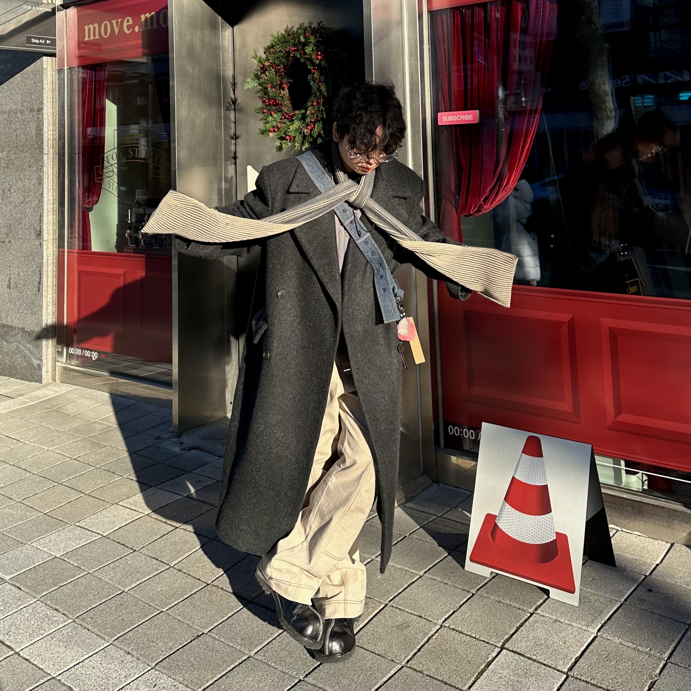Millo Archive Double Coat Charcoal 착용 스타일 - 2