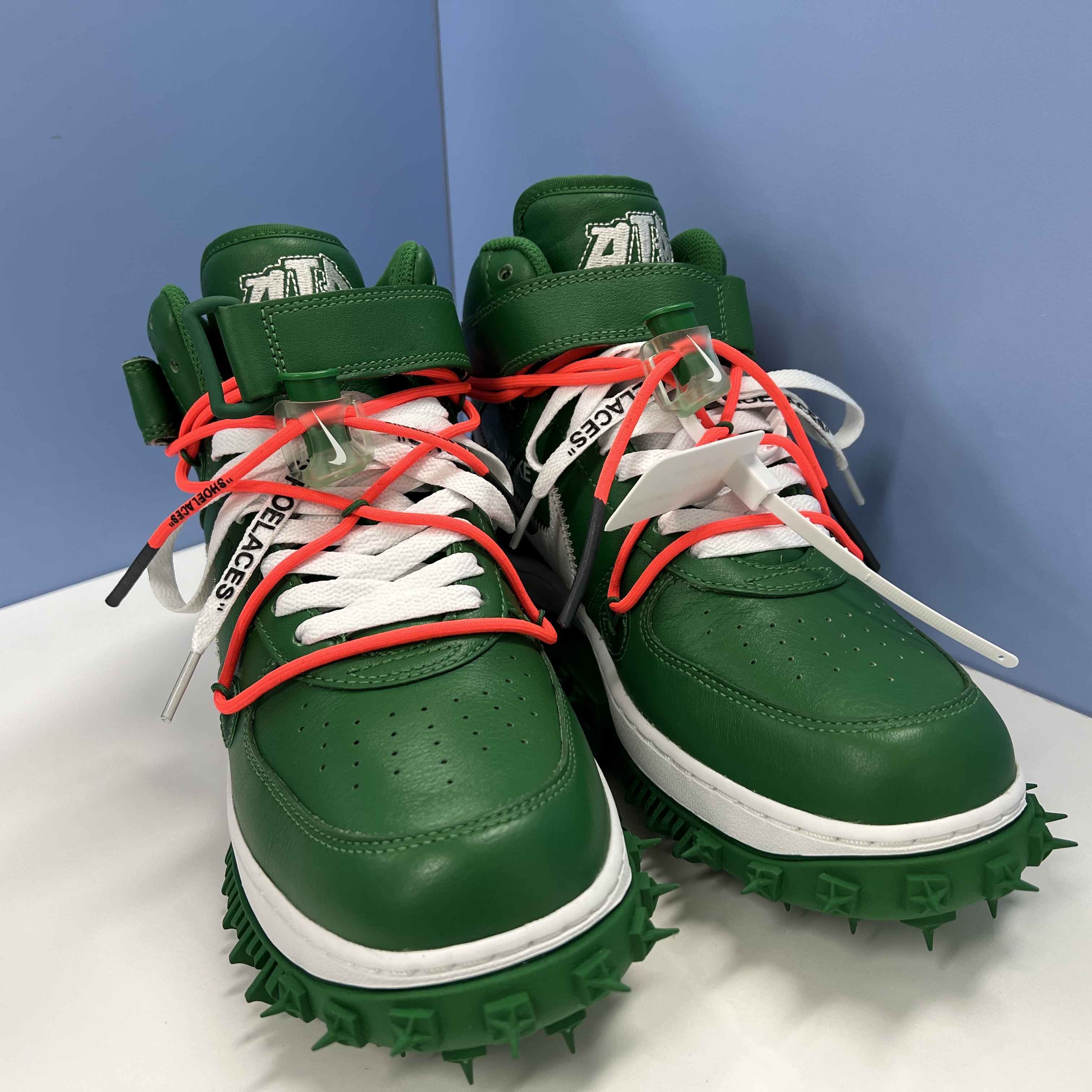 Nike x Off-White Air Force 1 Mid SP Leather Pine Green 착용 스타일 - 2