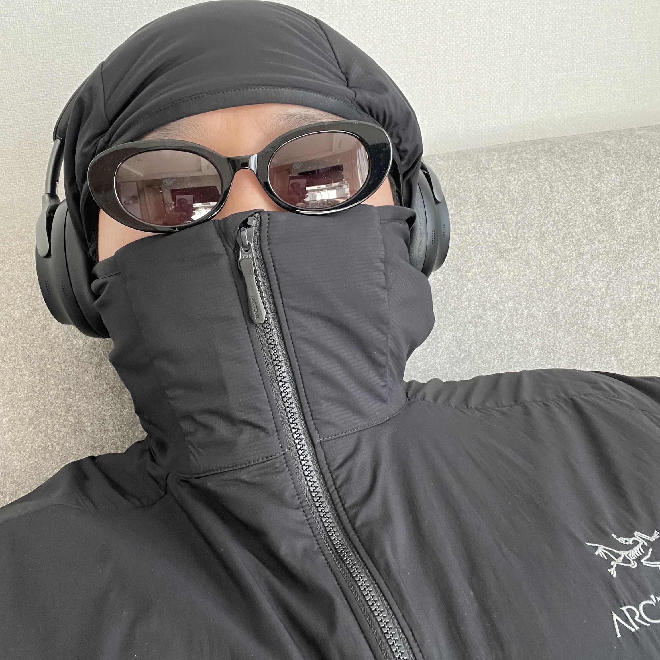 Arc'teryx Atom LT Hoody Black, Adidas Terrex Voyager 21 Slip-On H.RDY Core Black Carbon Cloud White 착용 스타일 - 1